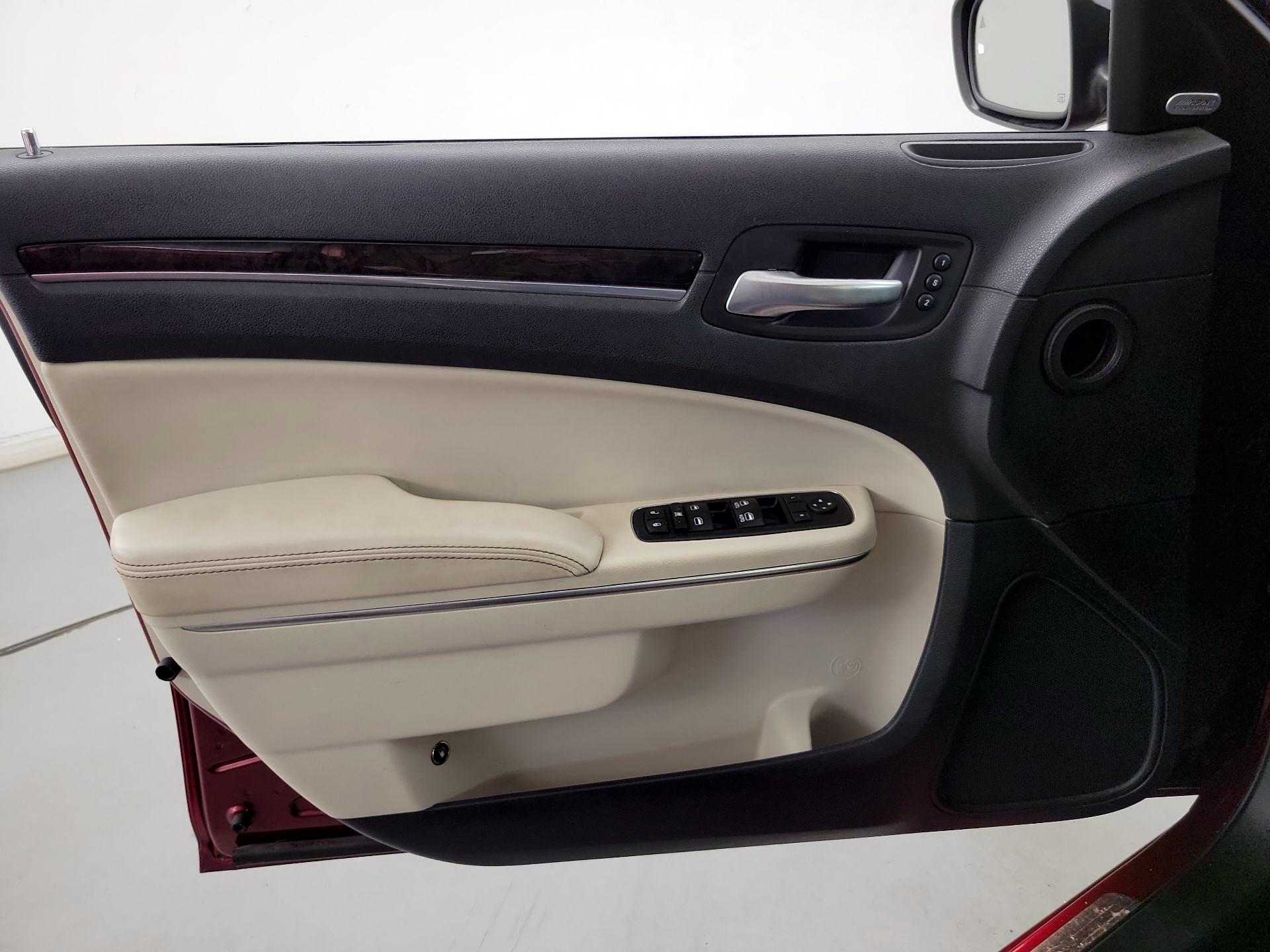 Thumbnail: 2016 Chrysler 300 - 12