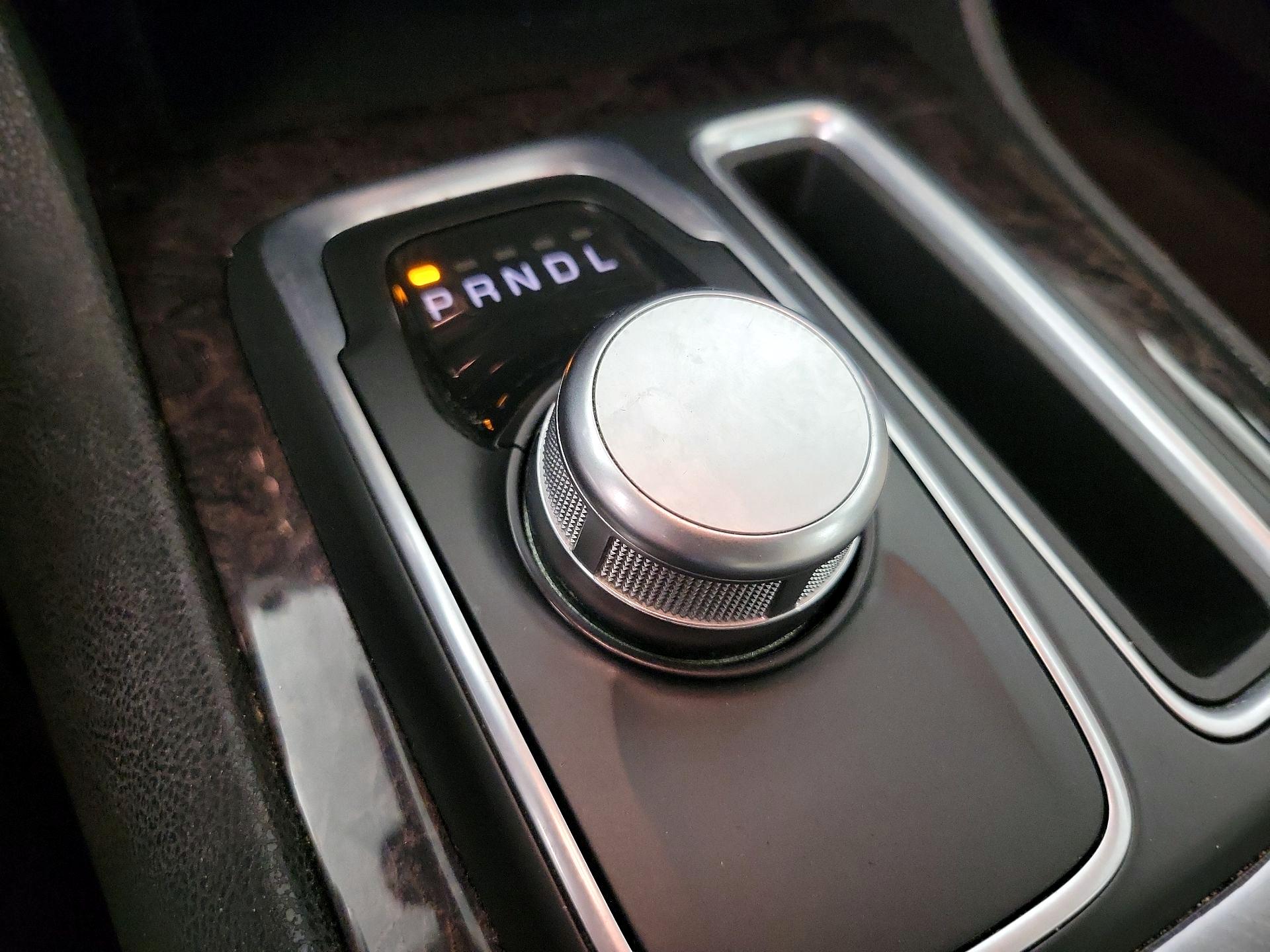 Thumbnail: 2016 Chrysler 300 - 18