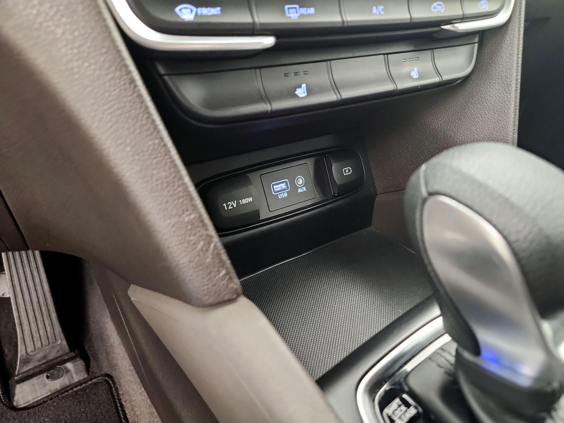 Thumbnail: 2020 Hyundai Santa Fe - 18