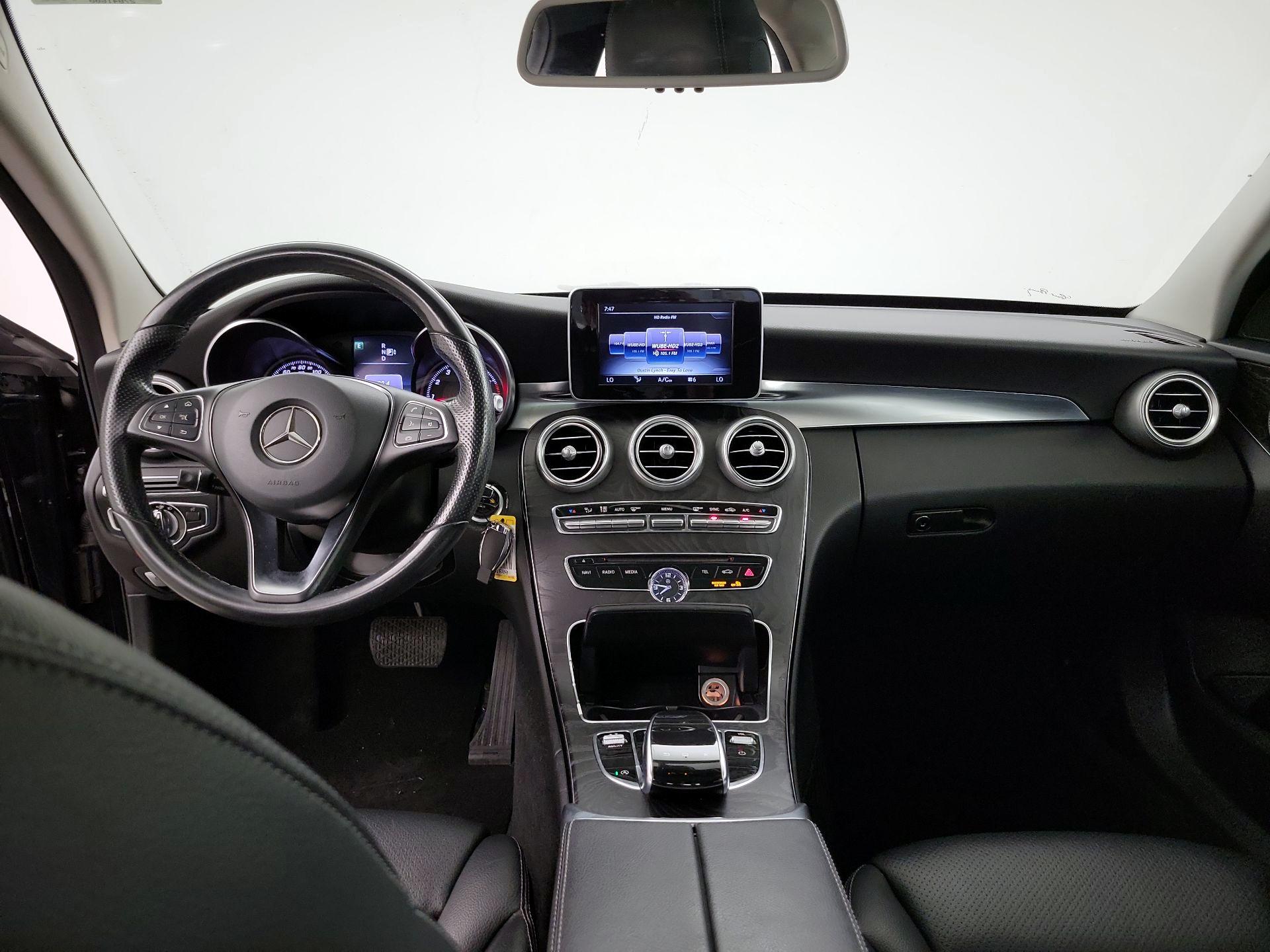 Thumbnail: 2015 Mercedes-Benz C-Class - 9