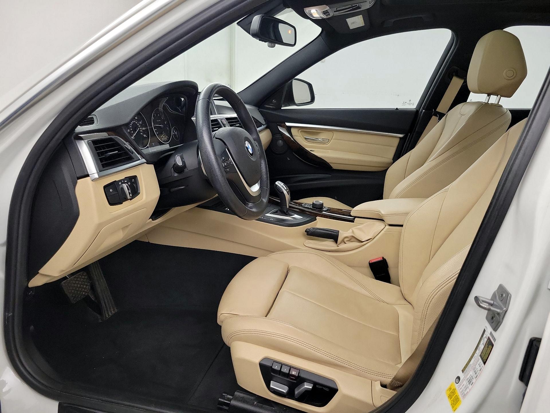Thumbnail: 2017 BMW 3 Series - 11