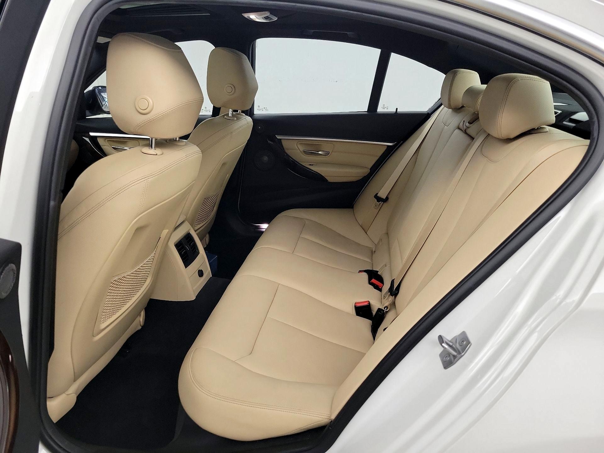 Thumbnail: 2017 BMW 3 Series - 19