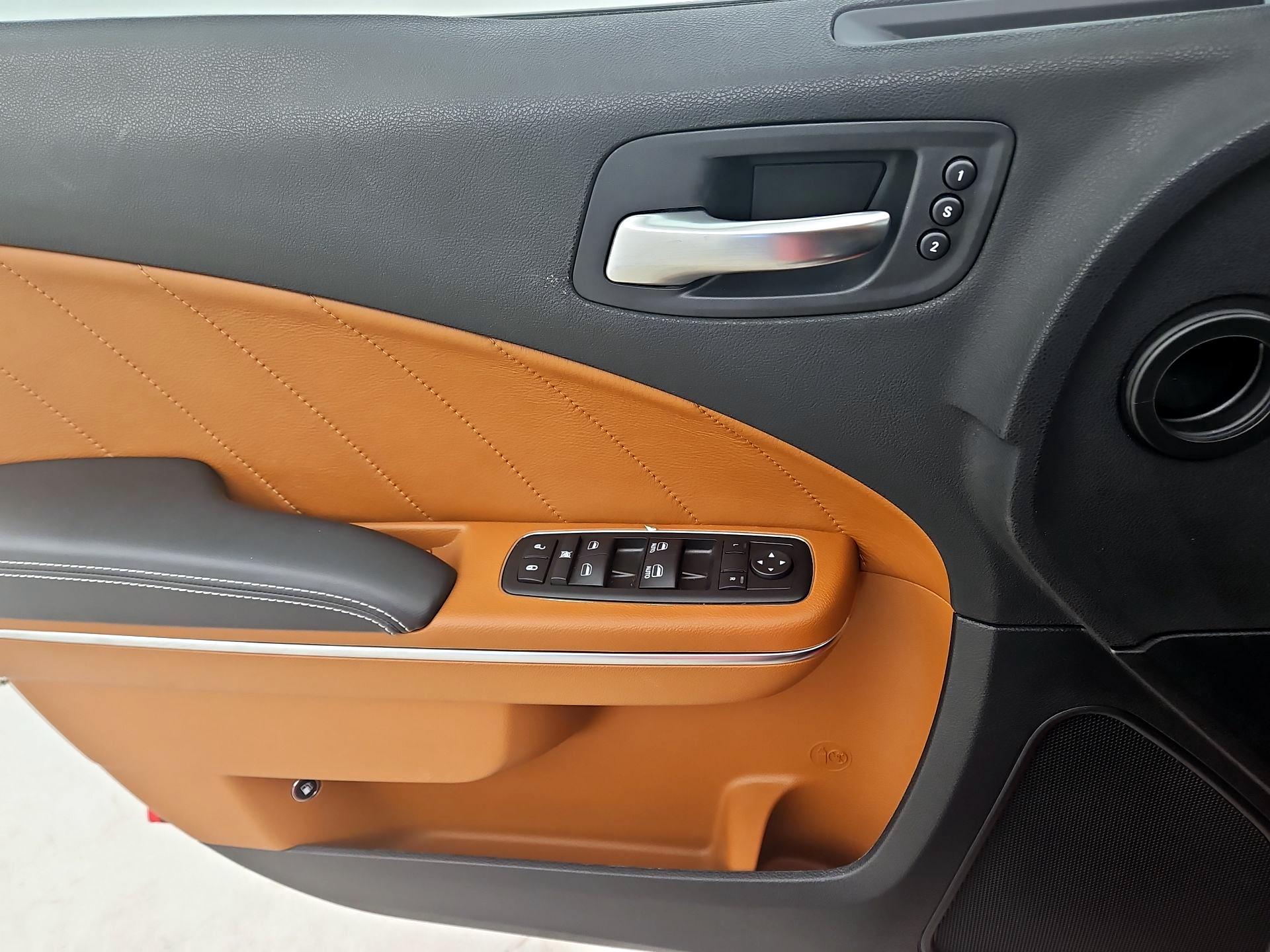 Thumbnail: 2016 Dodge Charger - 12