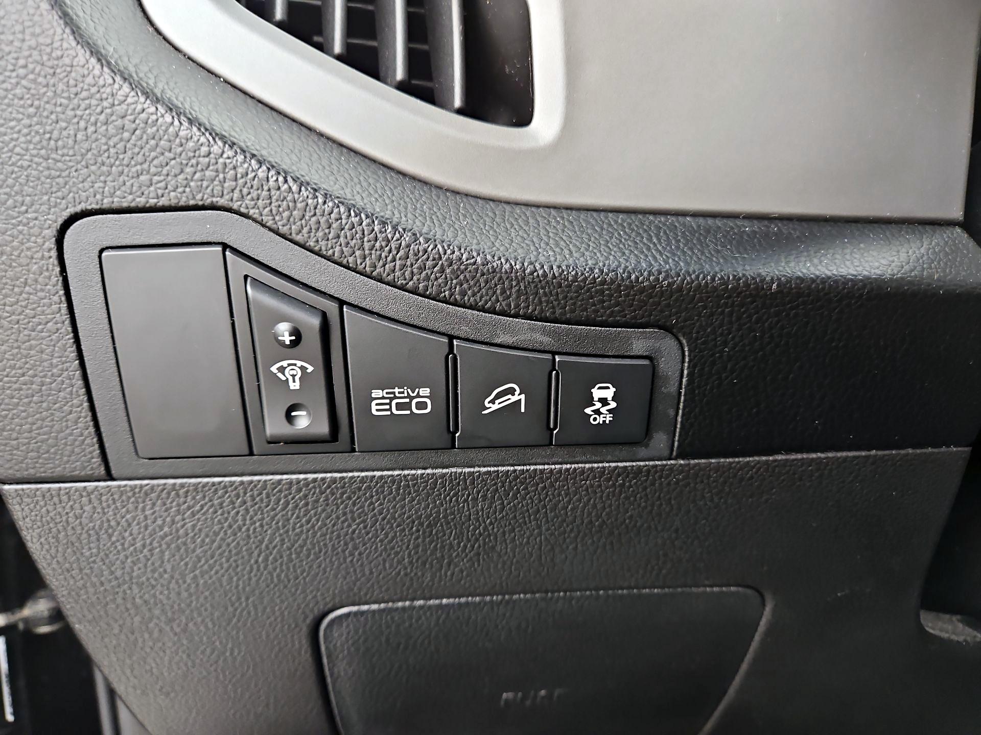 Thumbnail: 2016 Kia Sportage - 13