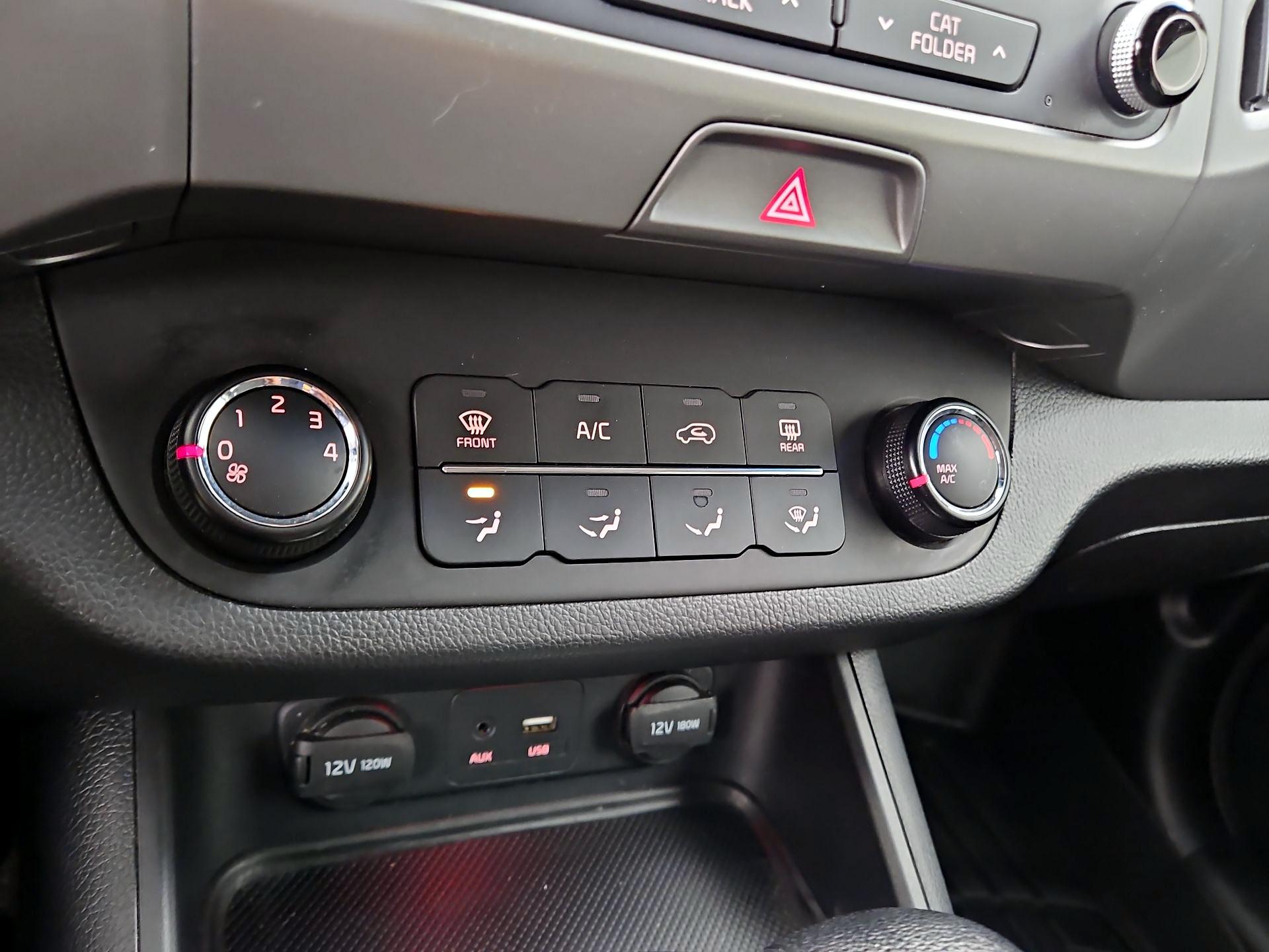 Thumbnail: 2016 Kia Sportage - 16