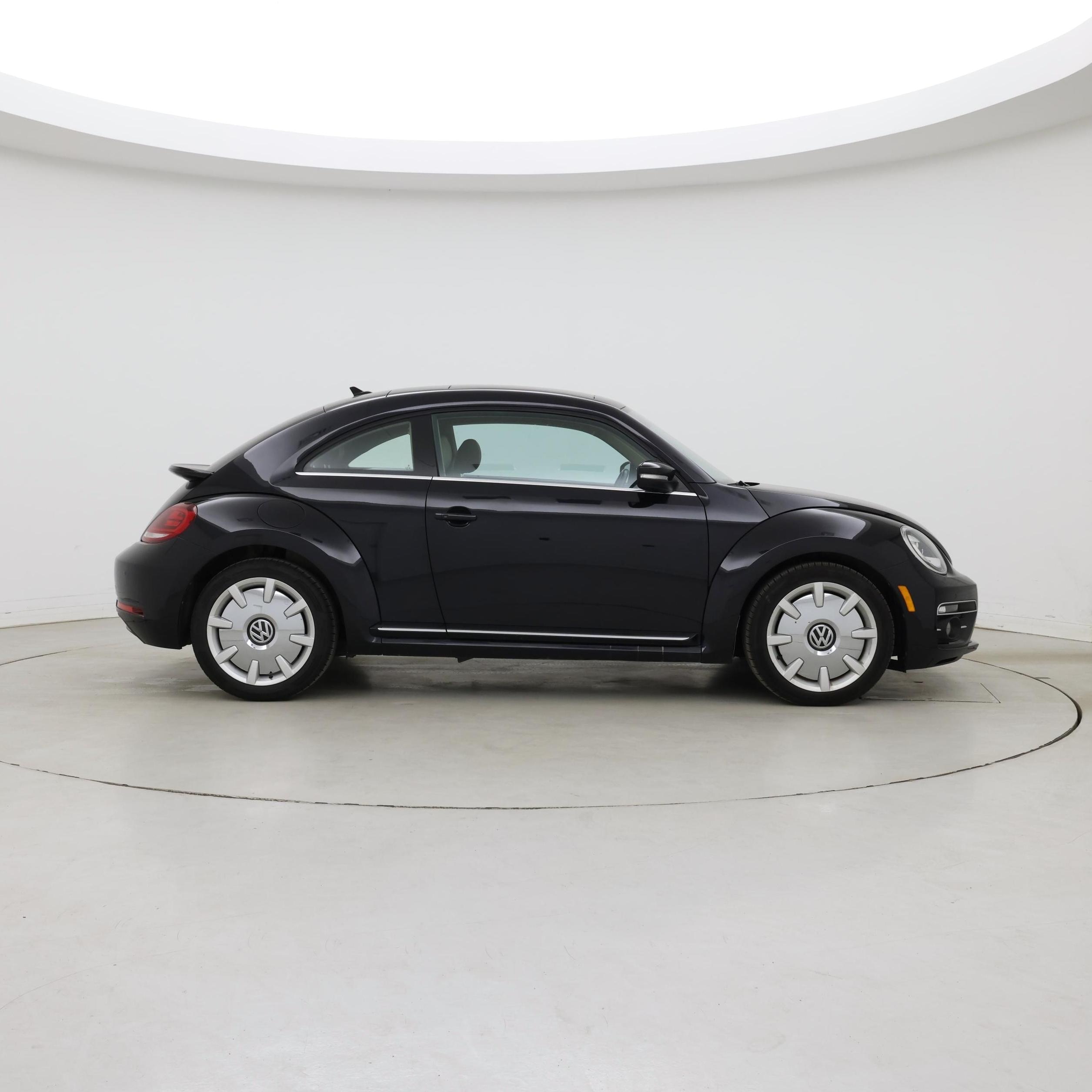 Thumbnail: 2019 Volkswagen Beetle - 7