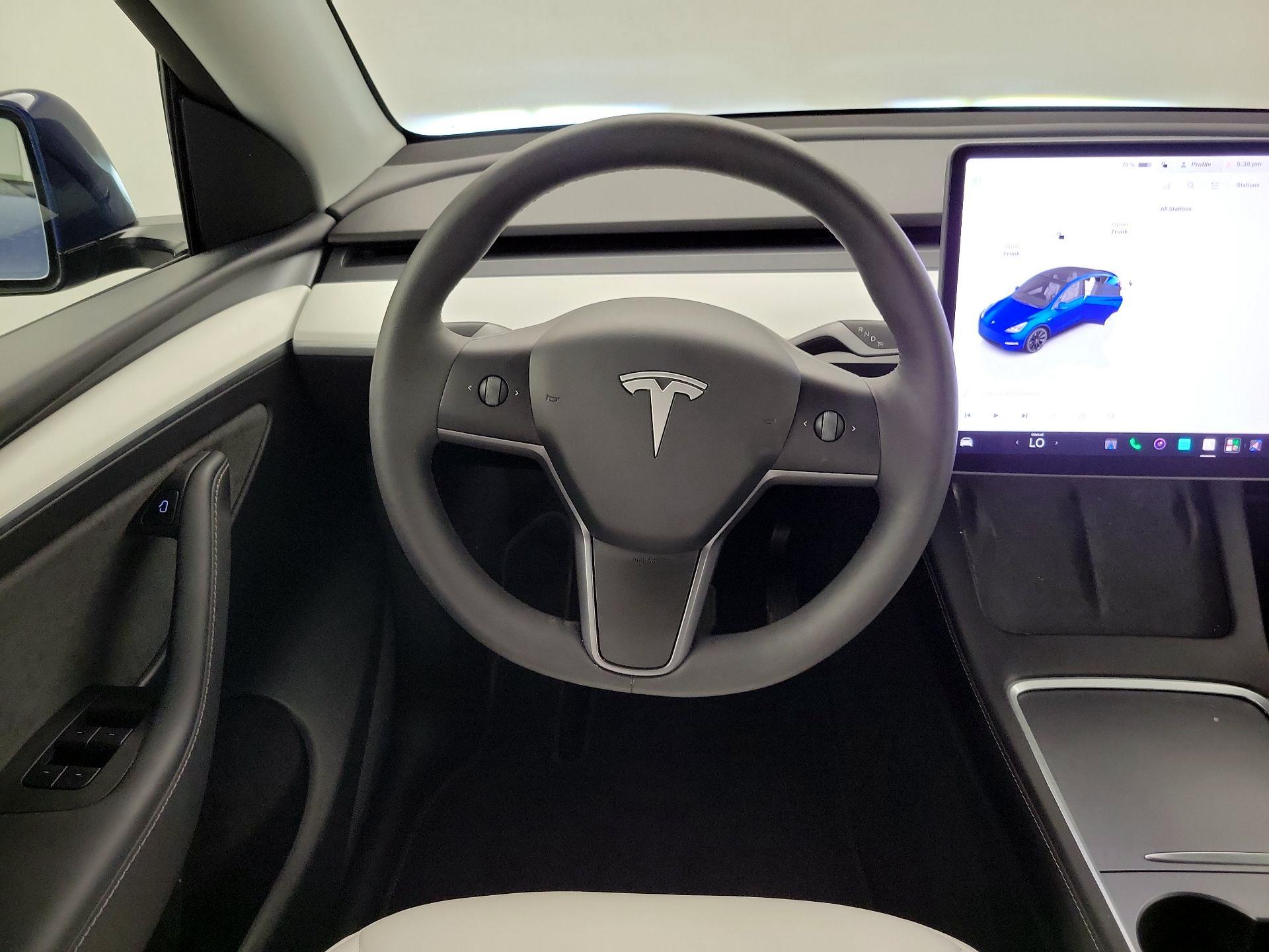 Thumbnail: 2025 Tesla Model Y - 10