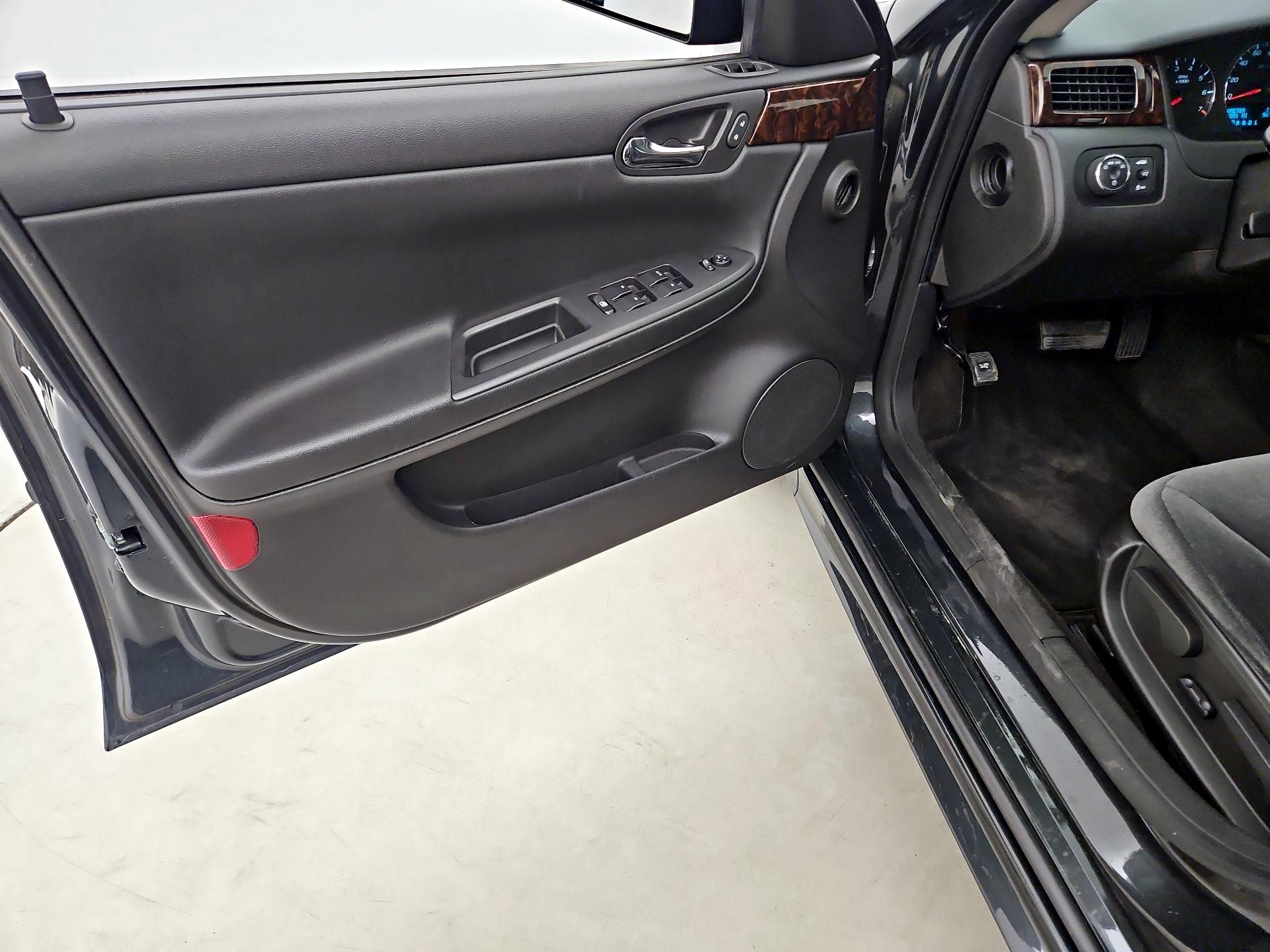 Thumbnail: 2016 Chevrolet Impala - 12