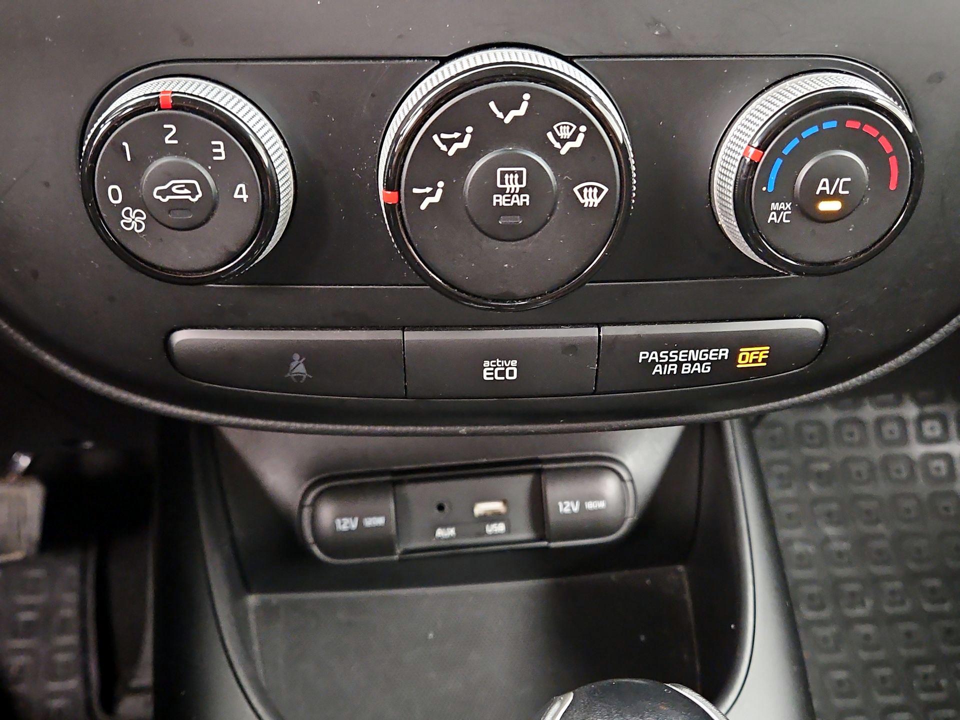Thumbnail: 2016 Kia Soul - 16