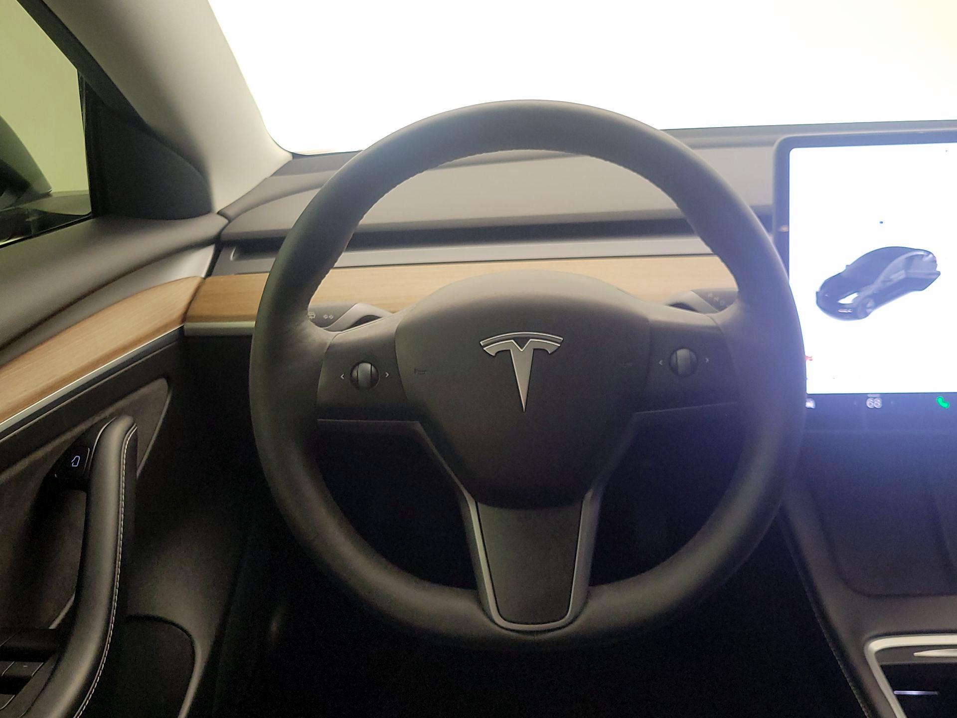 Thumbnail: 2021 Tesla Model 3 - 10