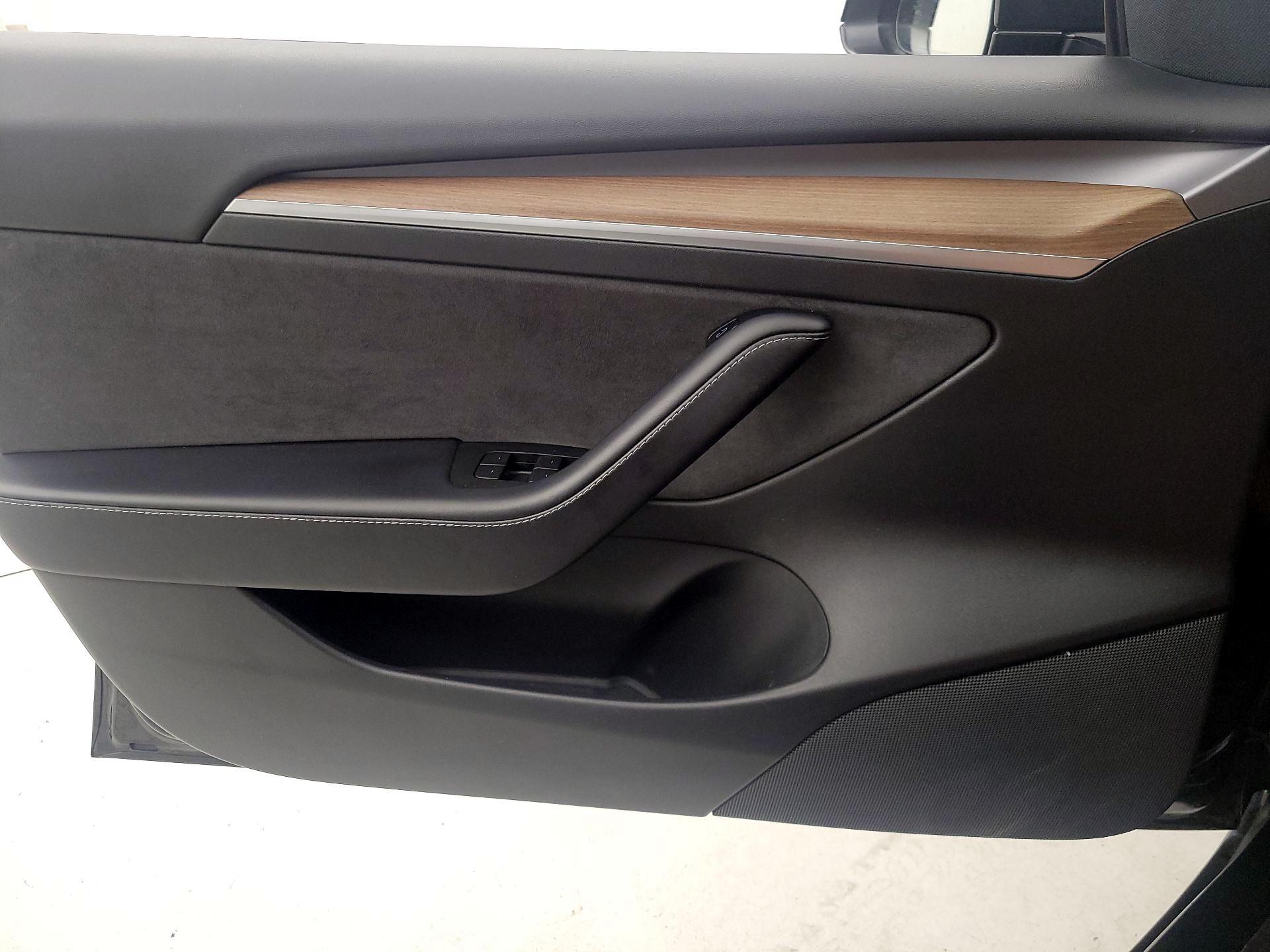 Thumbnail: 2021 Tesla Model 3 - 12