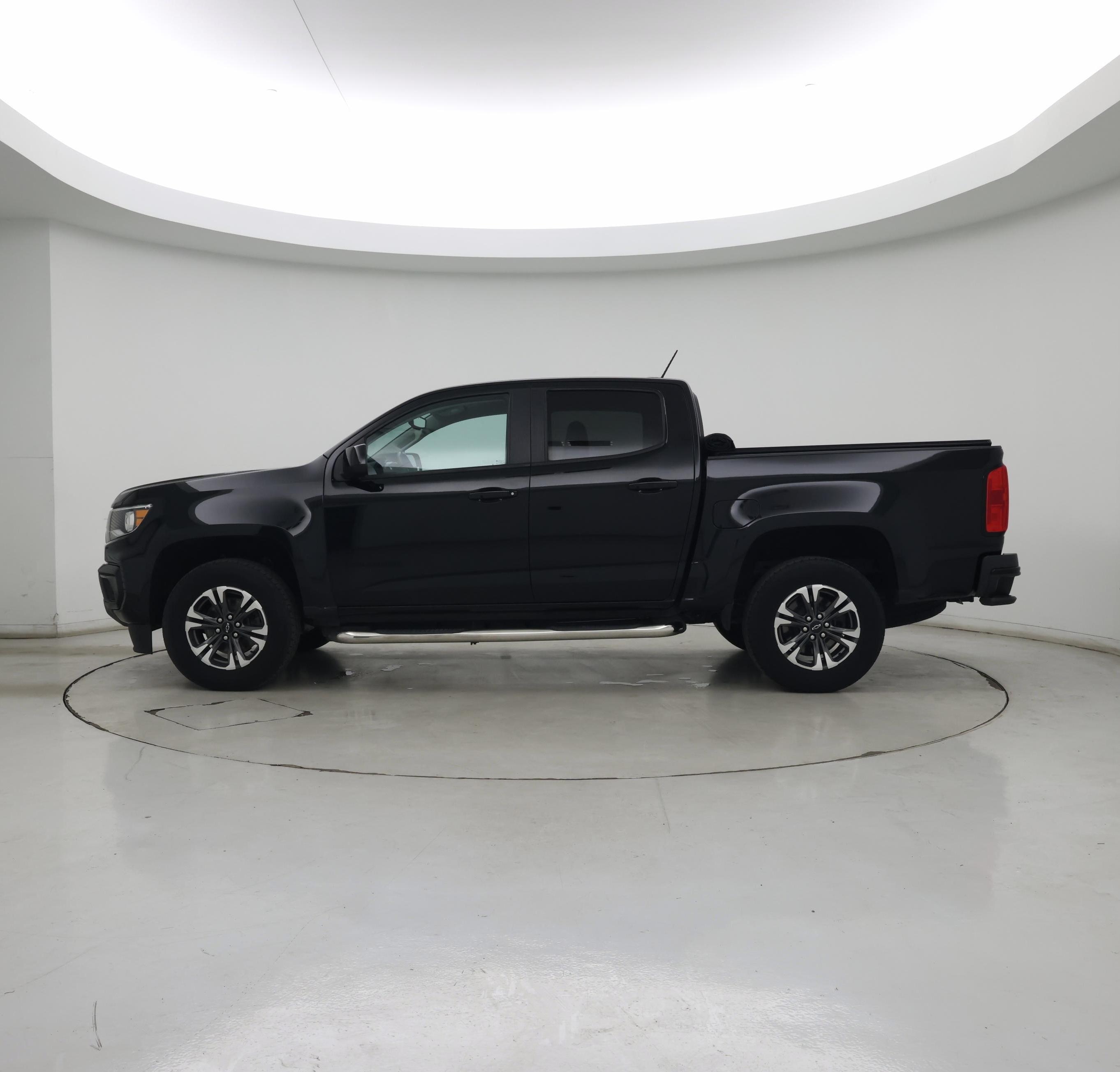Thumbnail: 2021 Chevrolet Colorado - 3