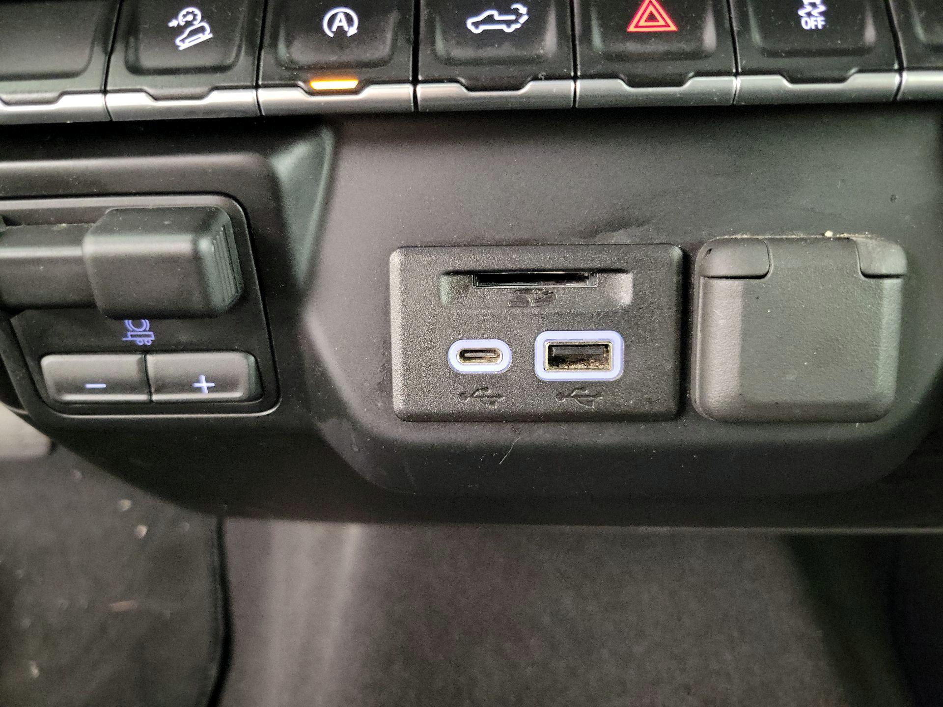 Thumbnail: 2019 Chevrolet Silverado 1500 - 19