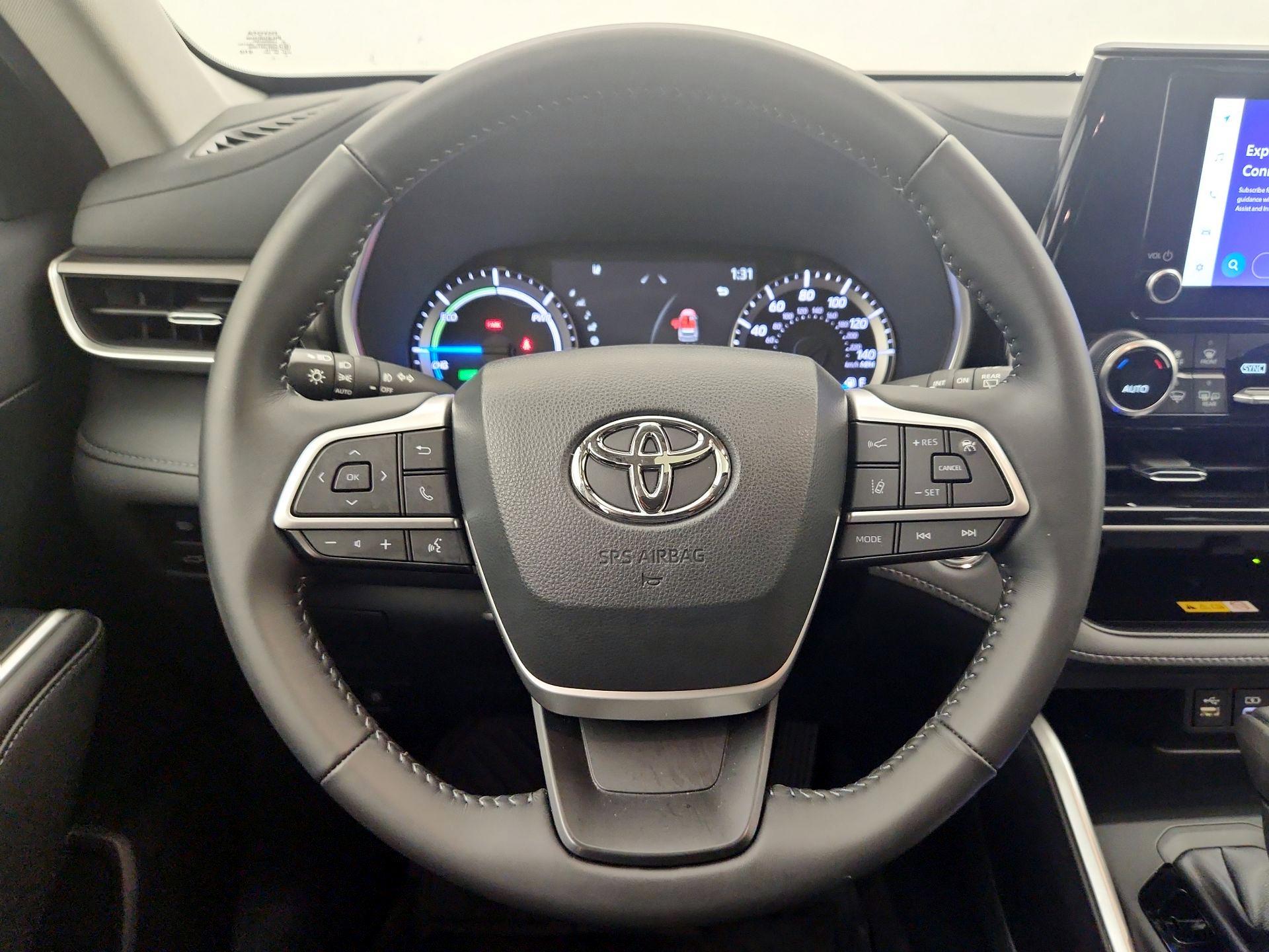 Thumbnail: 2023 Toyota Highlander - 10