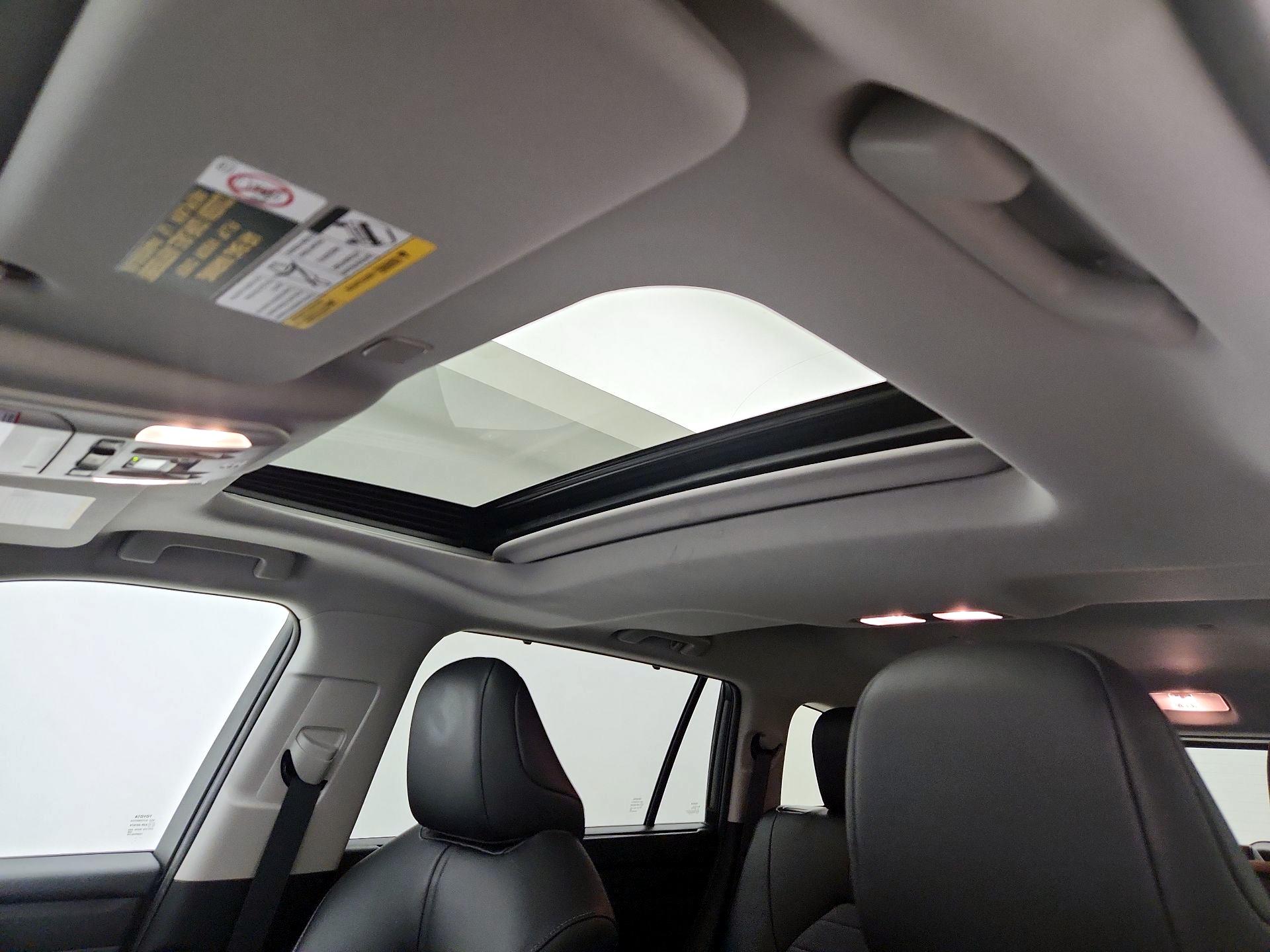 Thumbnail: 2023 Toyota Highlander - 18