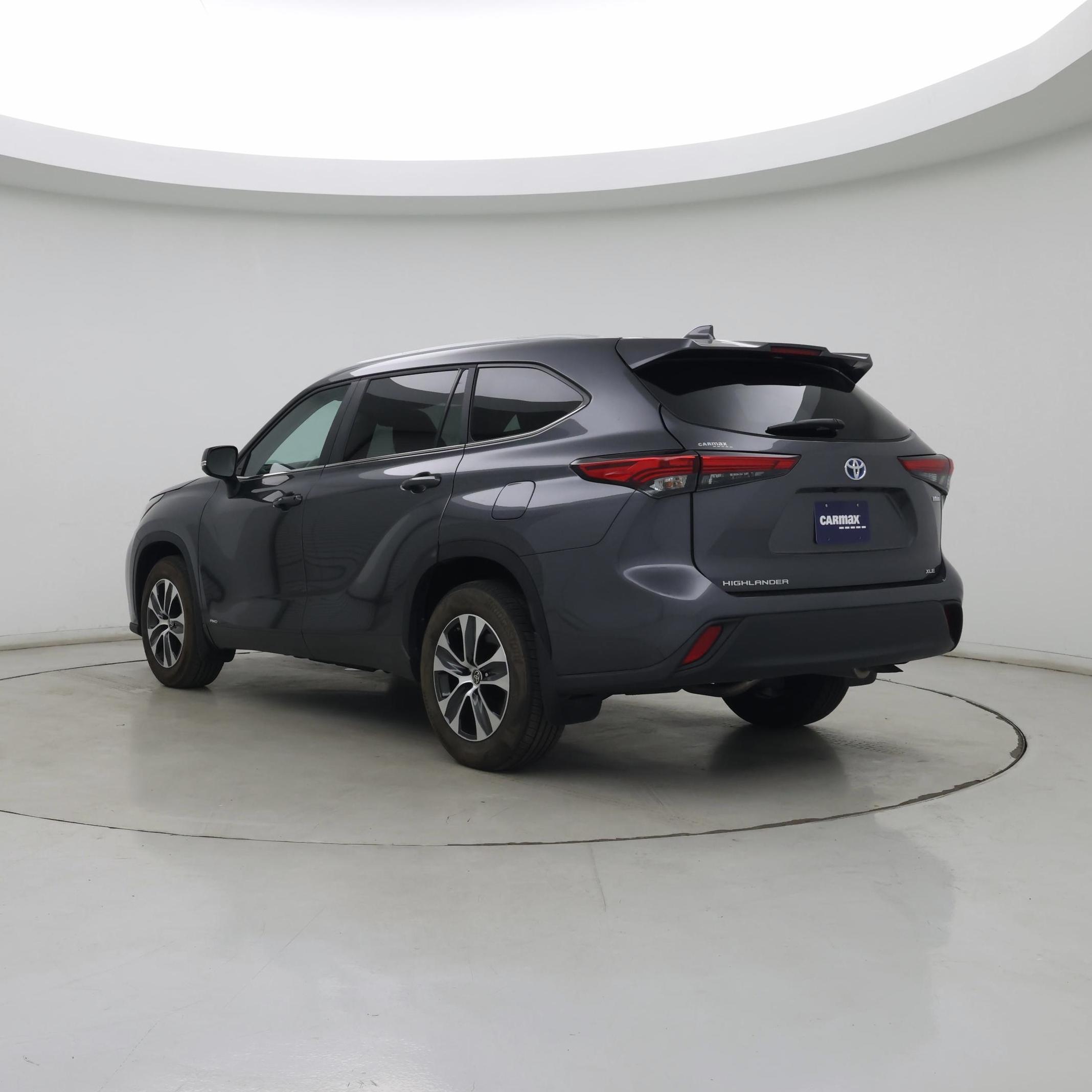 Thumbnail: 2023 Toyota Highlander - 2
