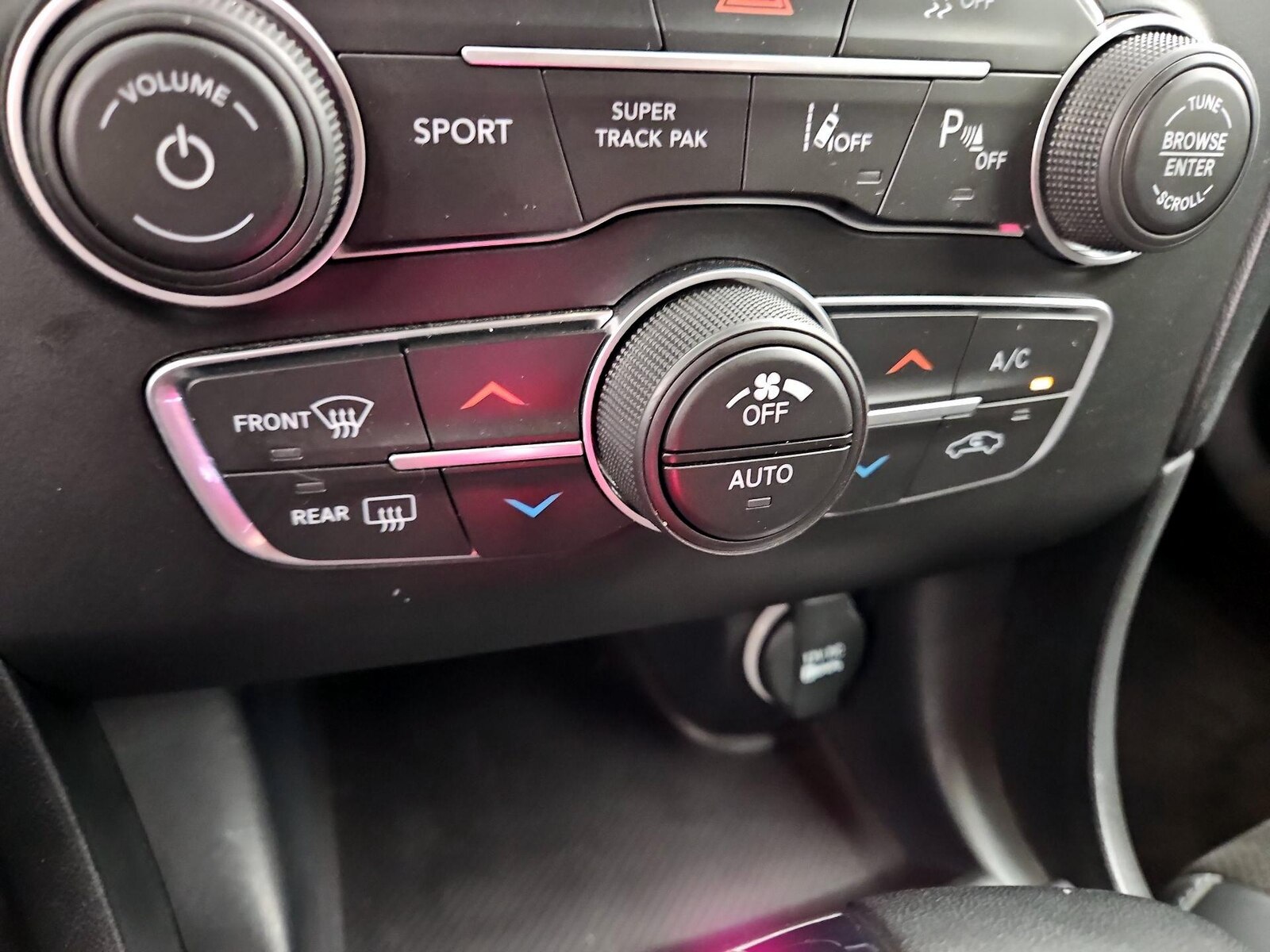 2022 Dodge Charger R/T - Photo 18