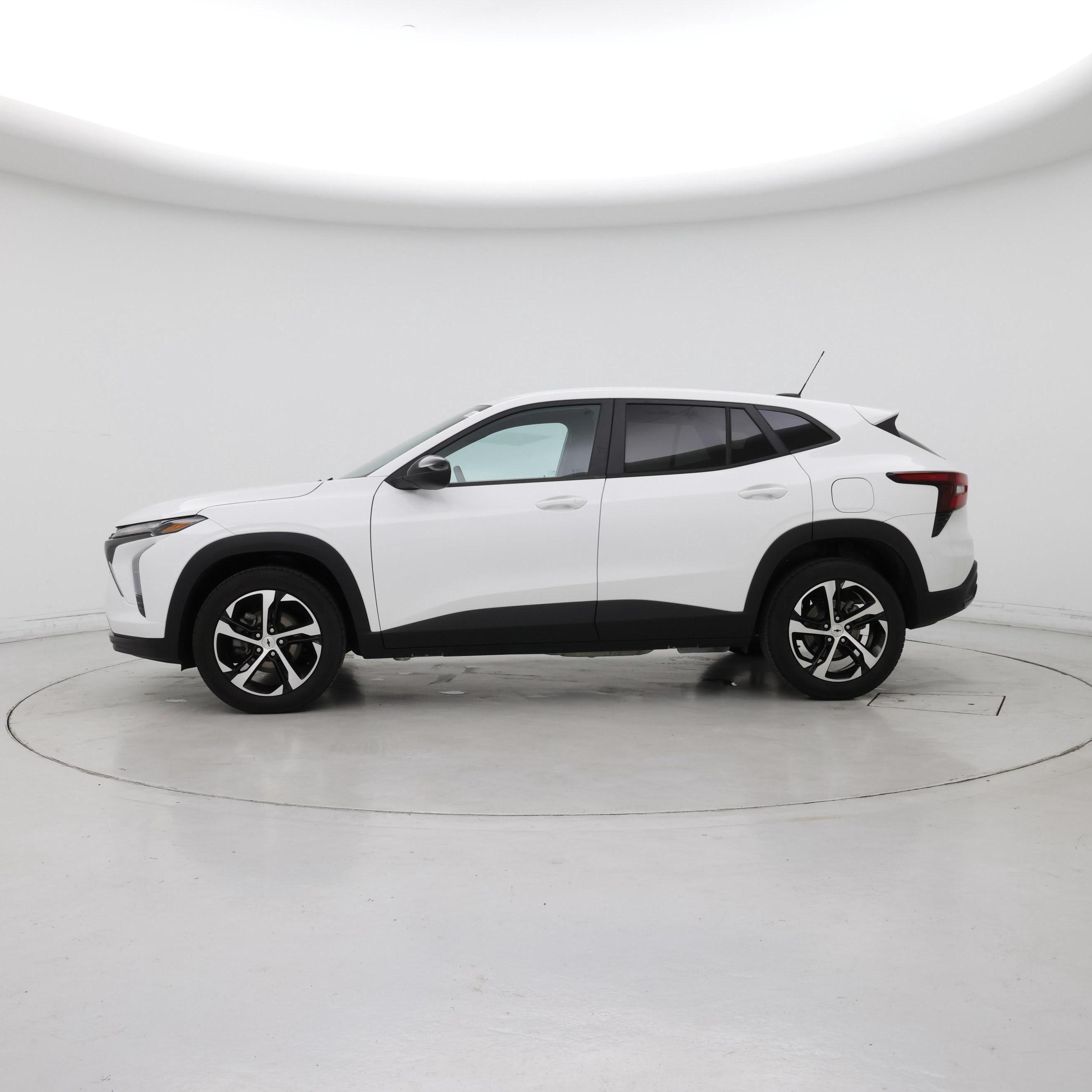 Thumbnail: 2024 Chevrolet Trax - 3