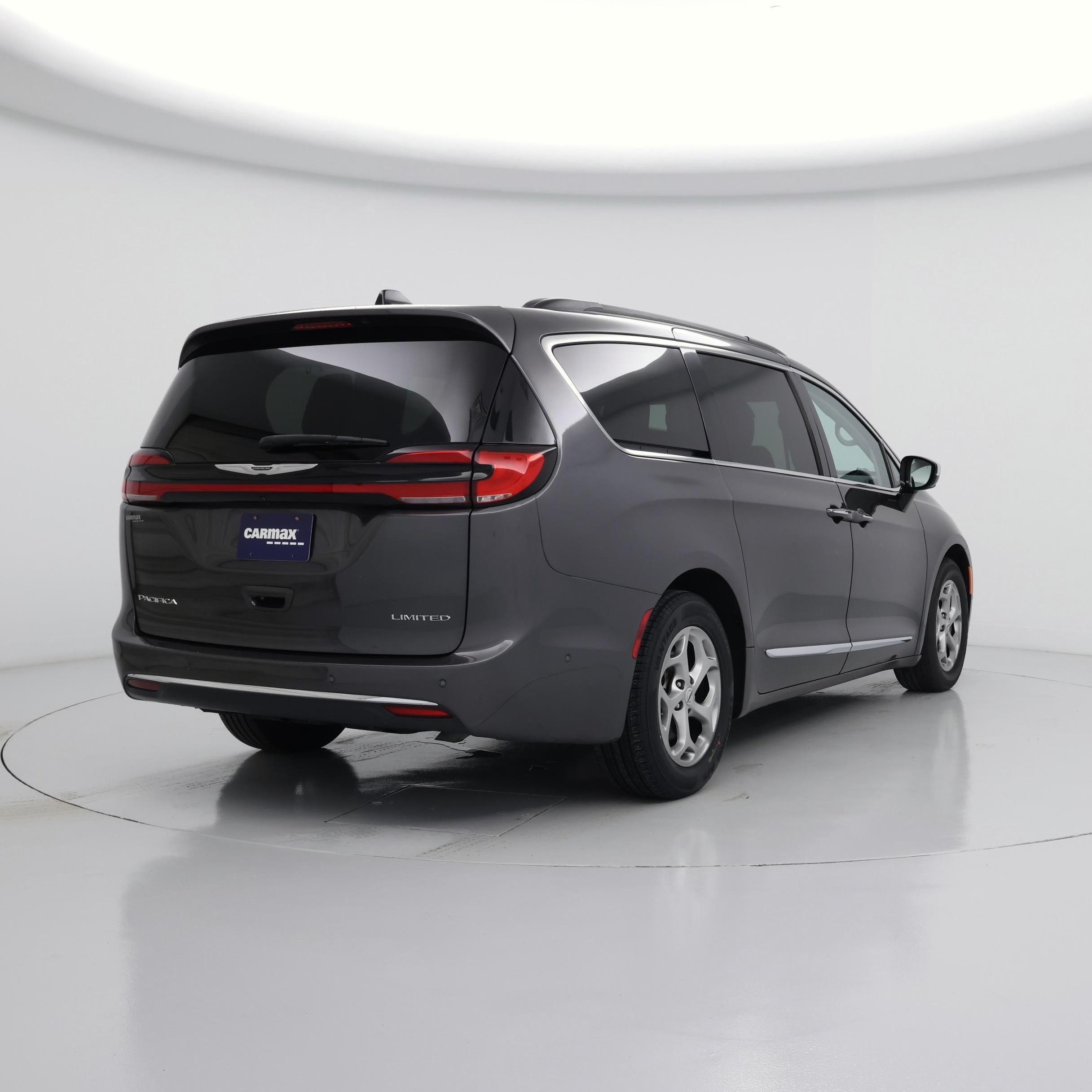 Thumbnail: 2023 Chrysler Pacifica - 8