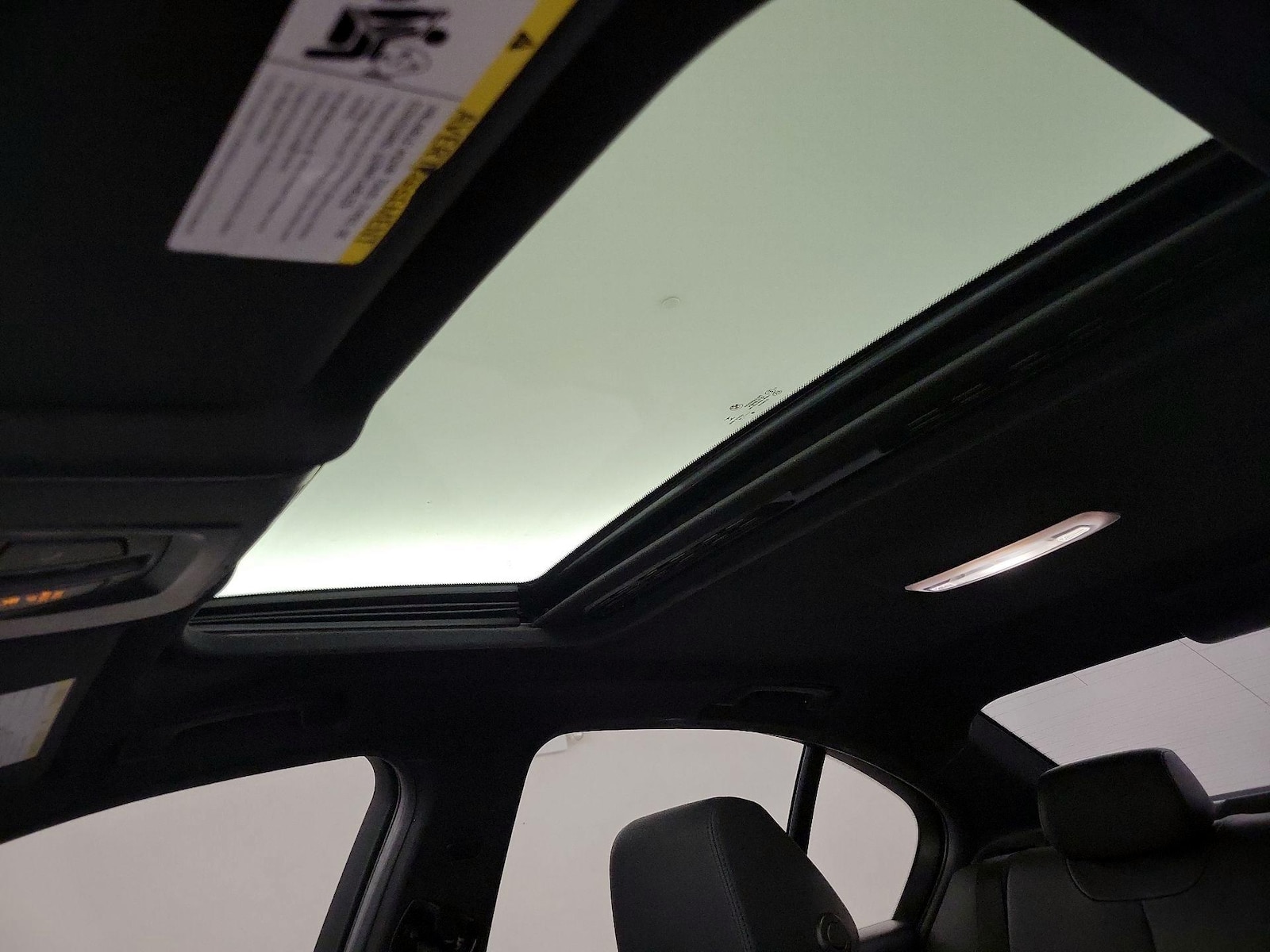 Sunroof(s) & Overhead Airbags