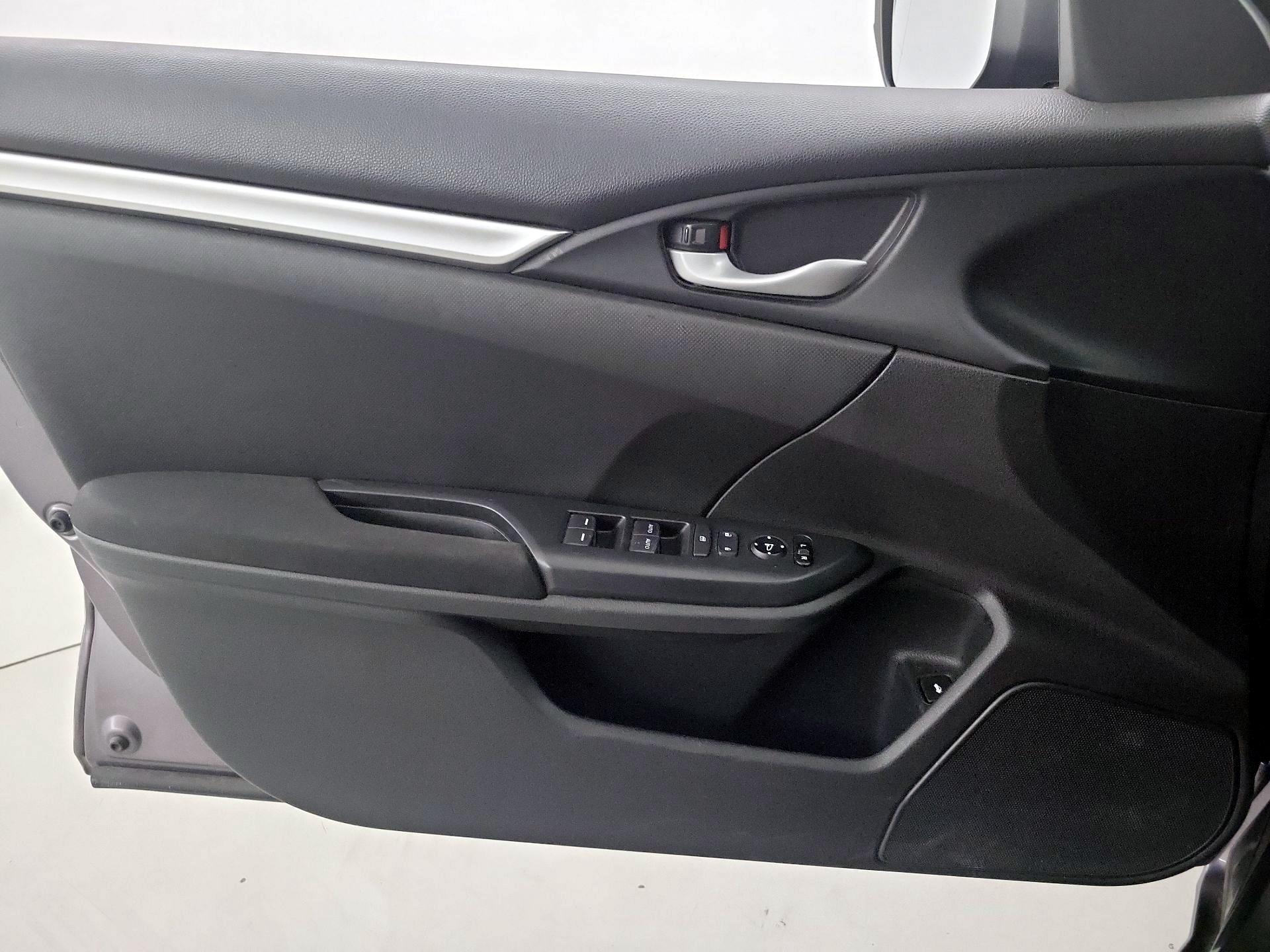 Thumbnail: 2016 Honda Civic - 12