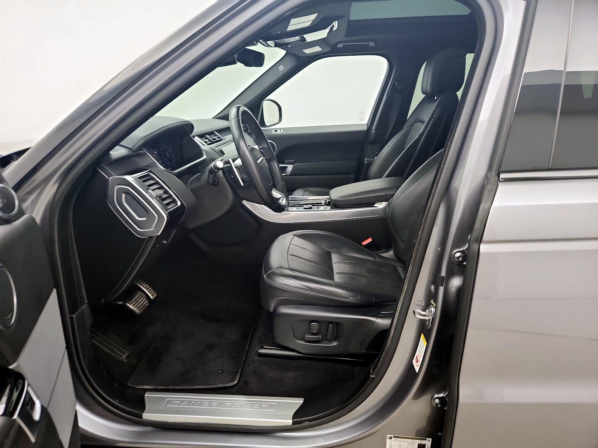 Thumbnail: 2020 Land Rover Range Rover Sport - 11