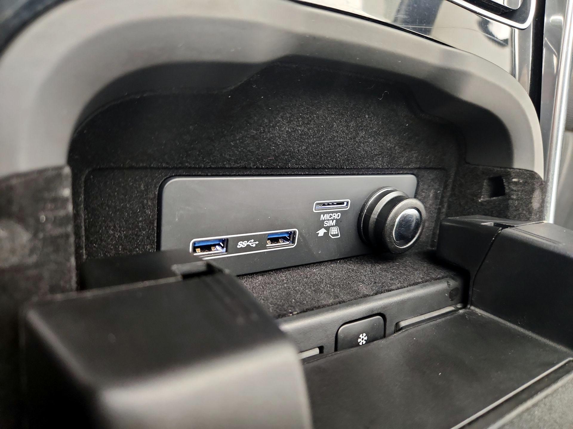 Thumbnail: 2020 Land Rover Range Rover Sport - 18