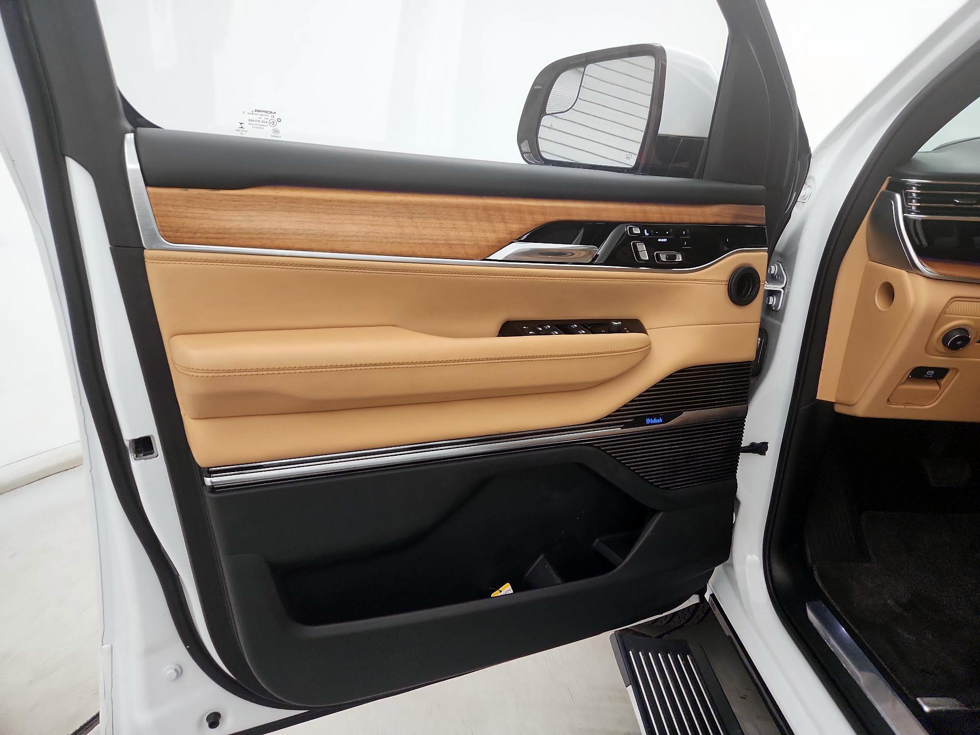 Thumbnail: 2022 Jeep Grand Wagoneer - 12