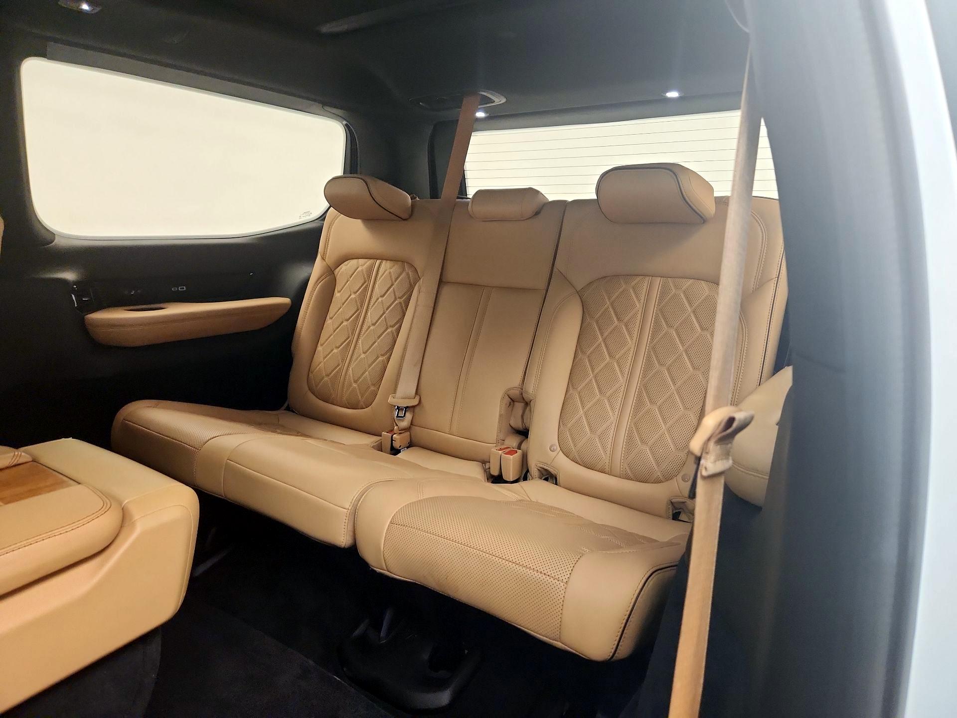 Thumbnail: 2022 Jeep Grand Wagoneer - 20