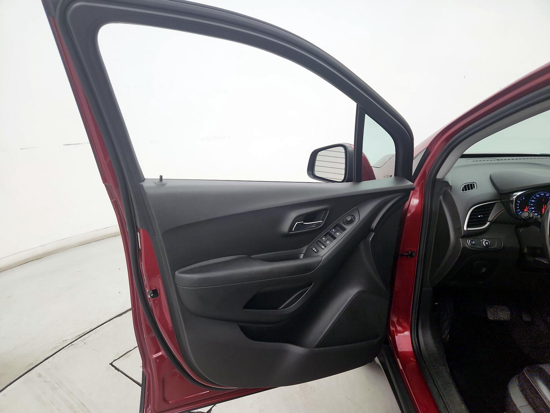 Thumbnail: 2020 Chevrolet Trax - 12
