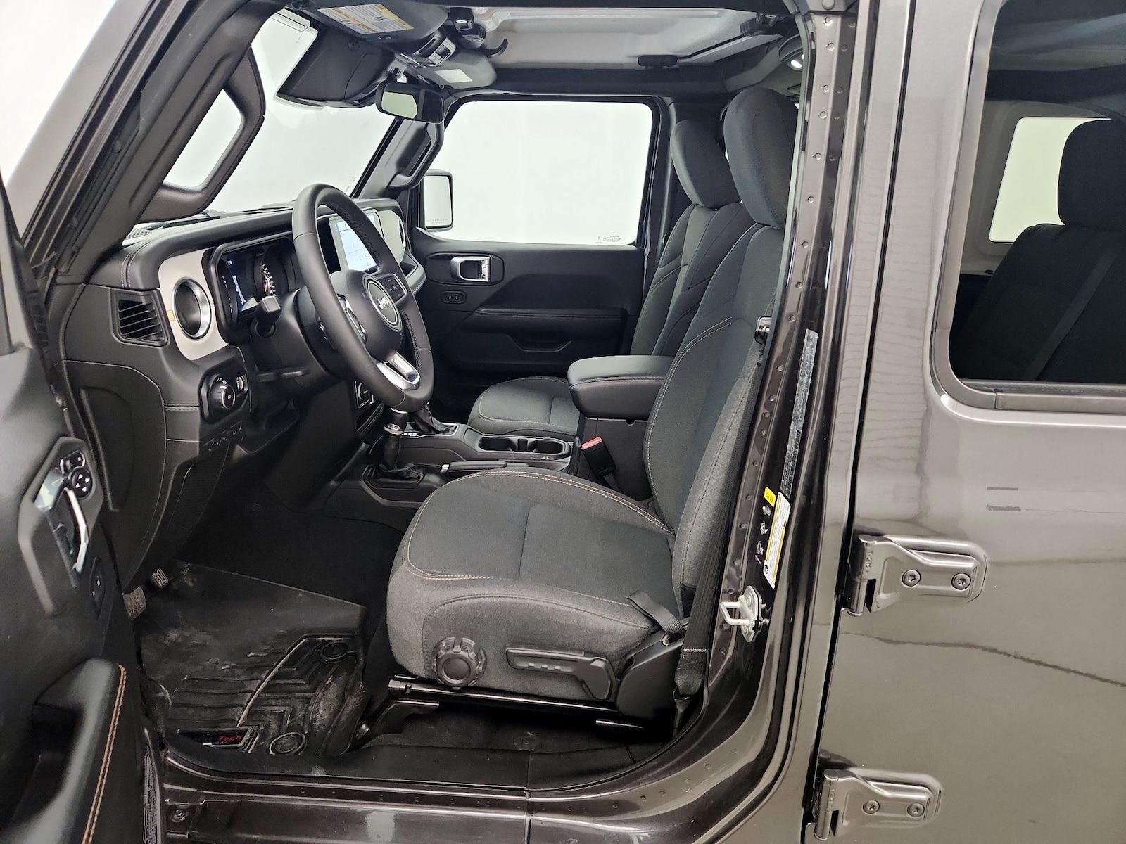 2025 Jeep Wrangler 4-Door Sahara - Photo 12