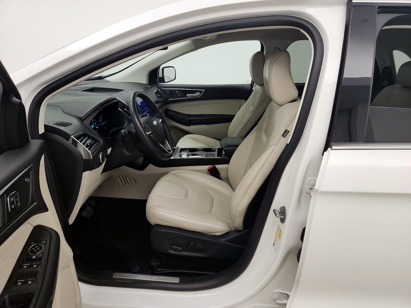 2022 Ford Edge Titanium - Photo 12