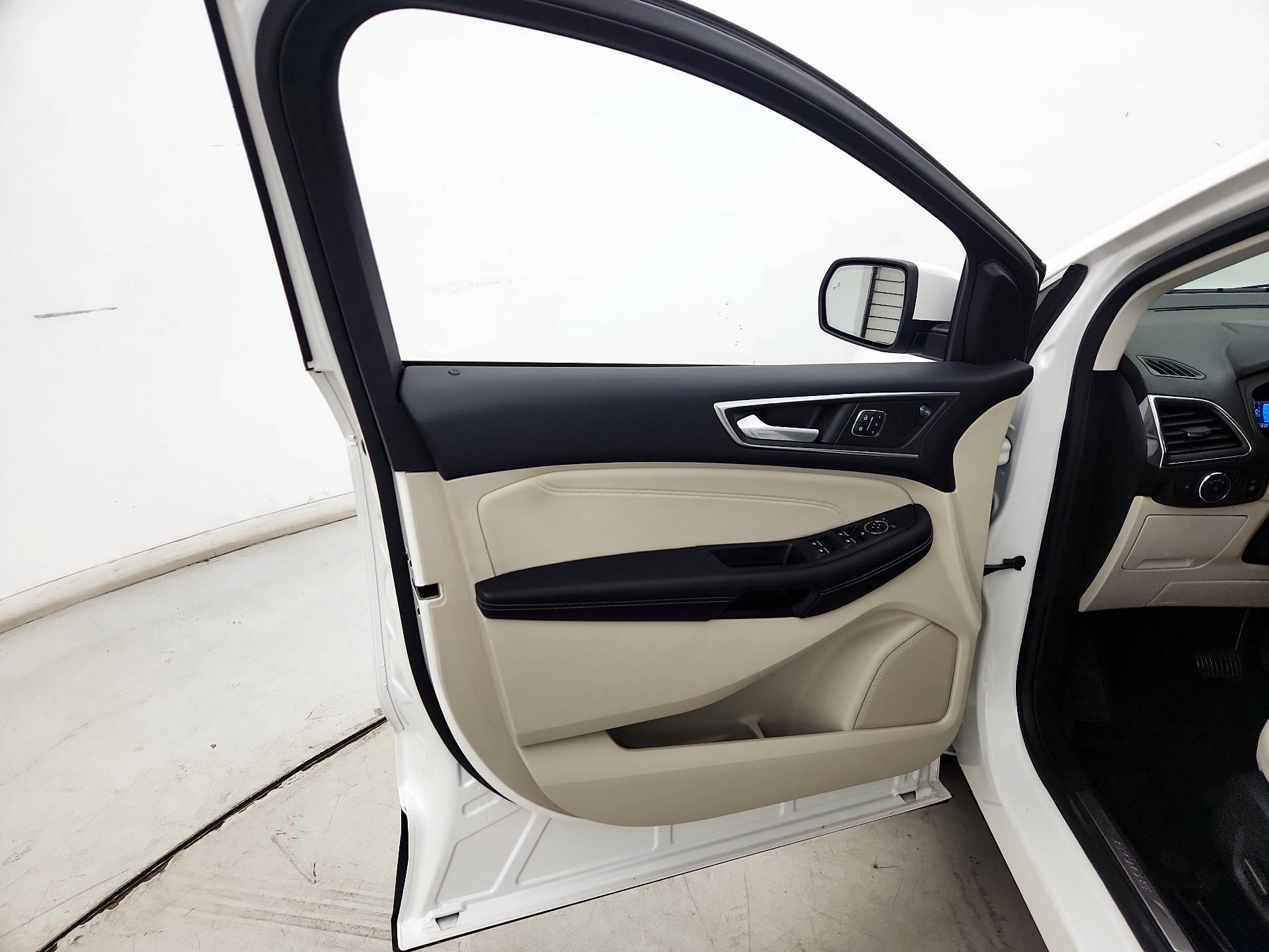 Thumbnail: 2022 Ford Edge - 12