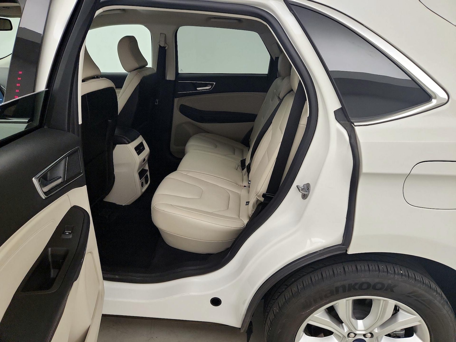 2022 Ford Edge Titanium - Photo 20