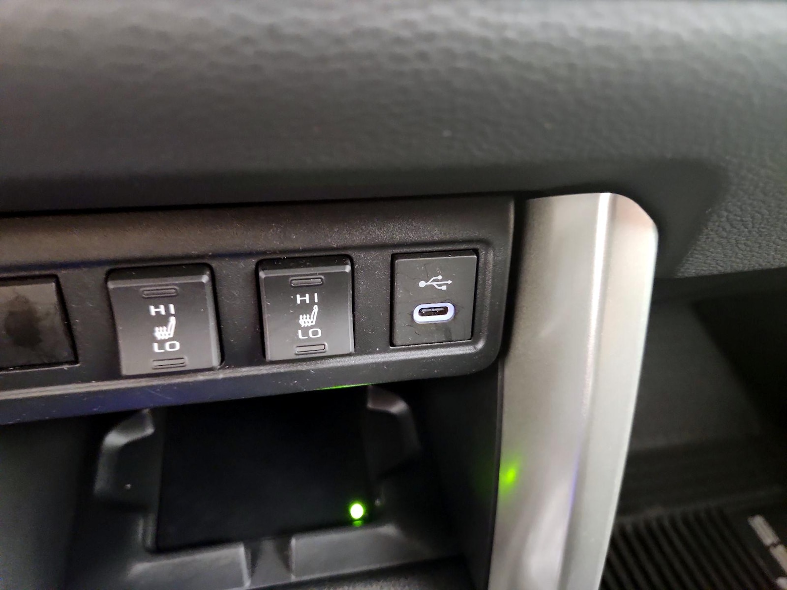 2024 Toyota Corolla Cross XLE - Photo 17