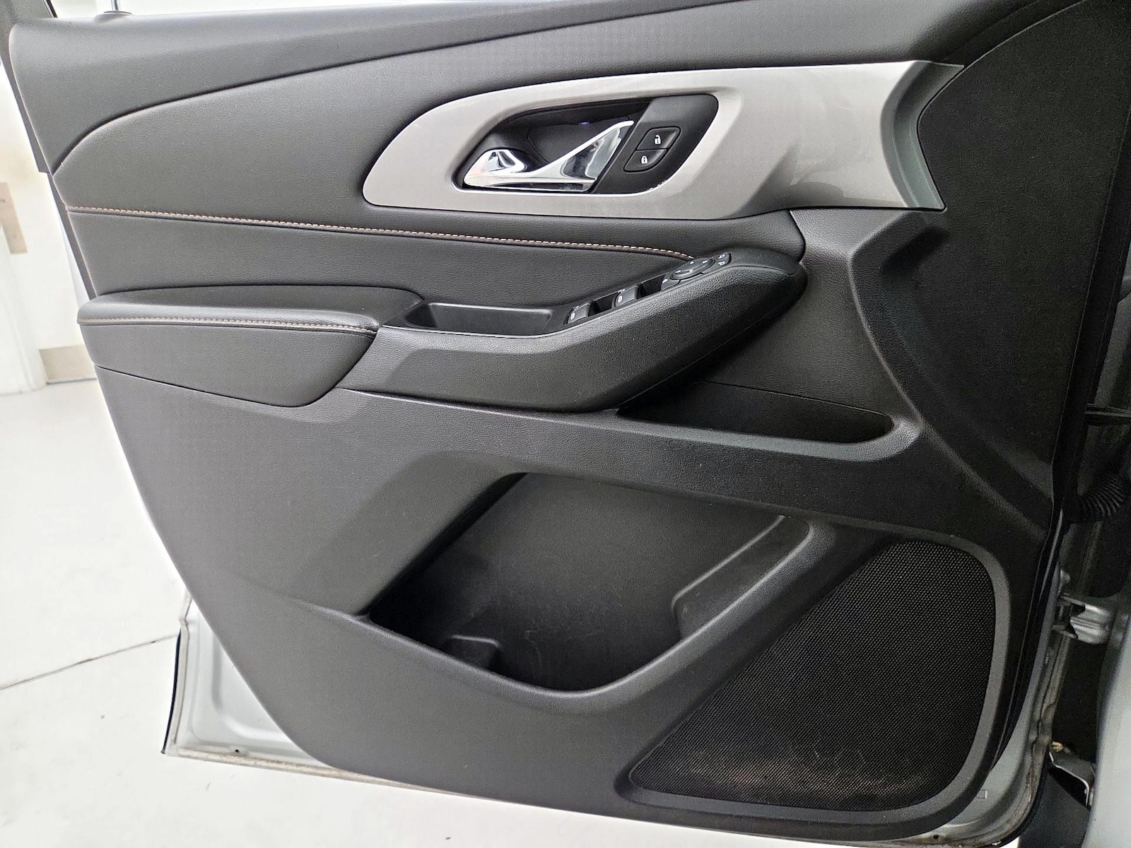 2019 Chevrolet Traverse LS - Photo 13