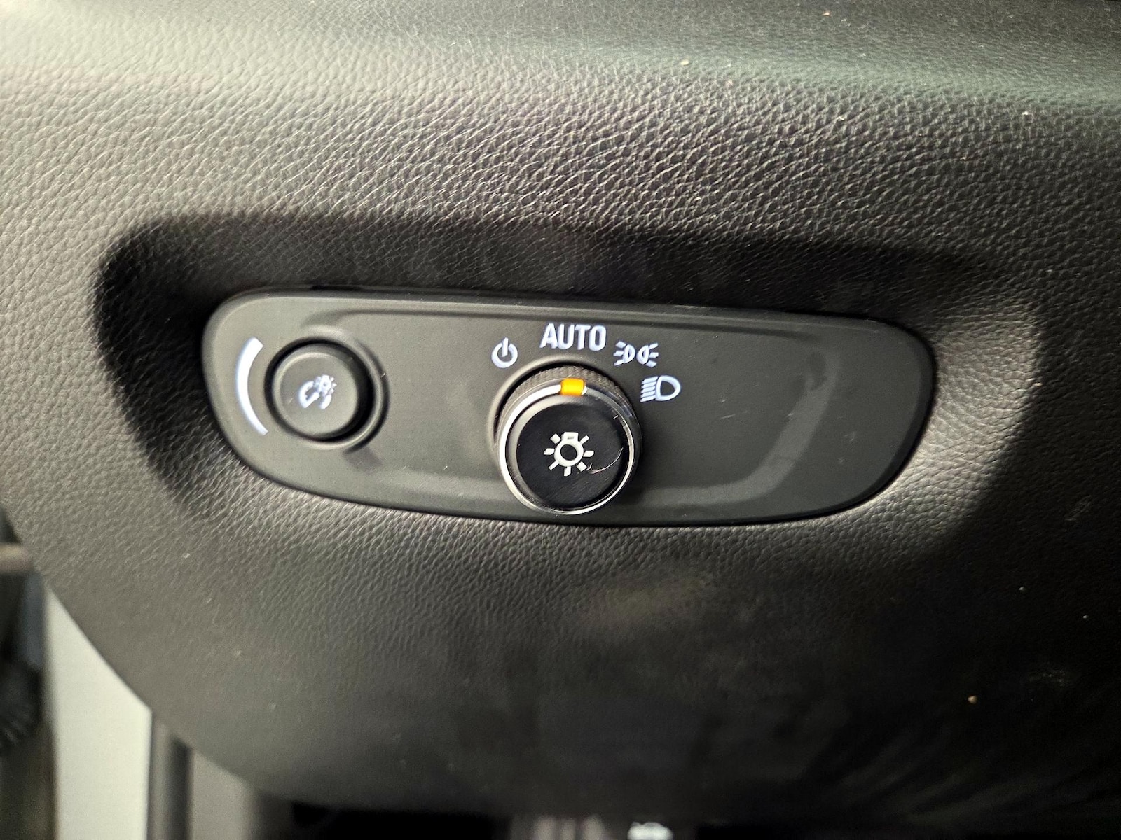 2019 Chevrolet Traverse LS - Photo 14
