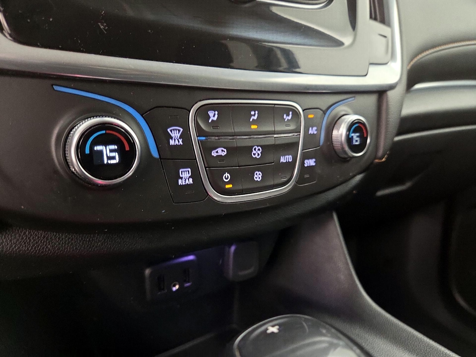 2019 Chevrolet Traverse LS - Photo 17