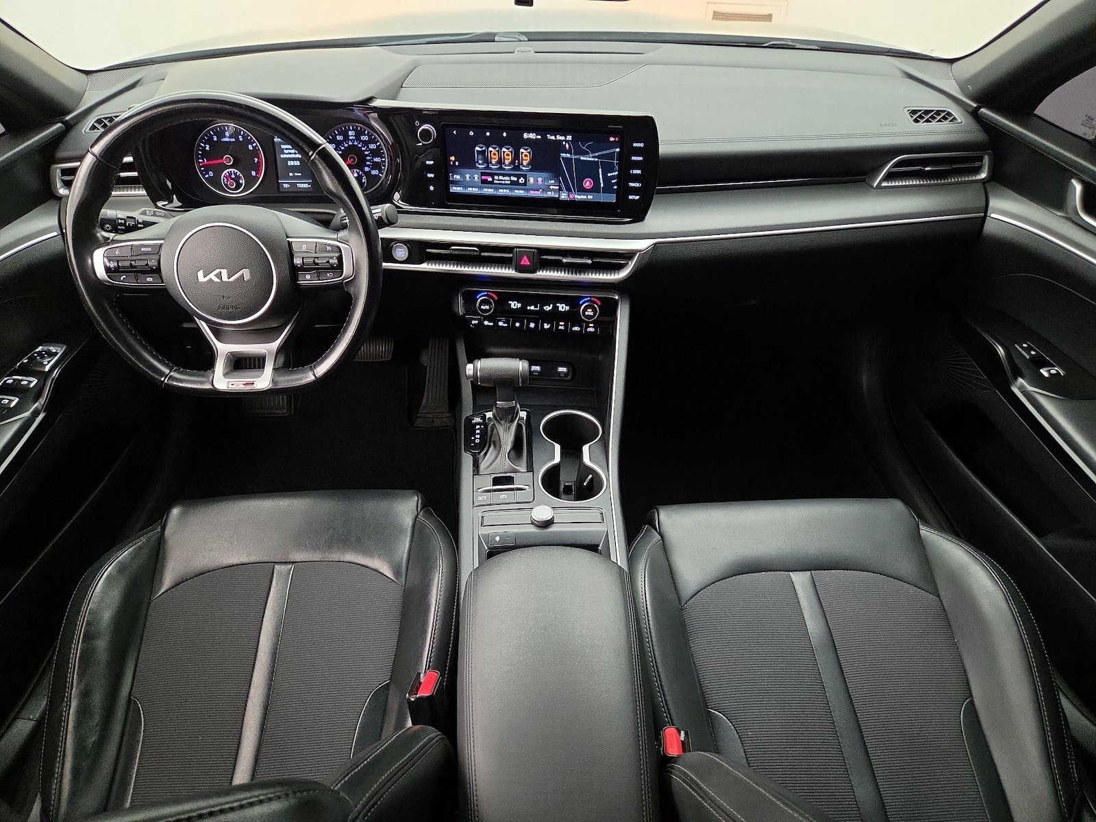 Apple CarPlay® & Android Auto™