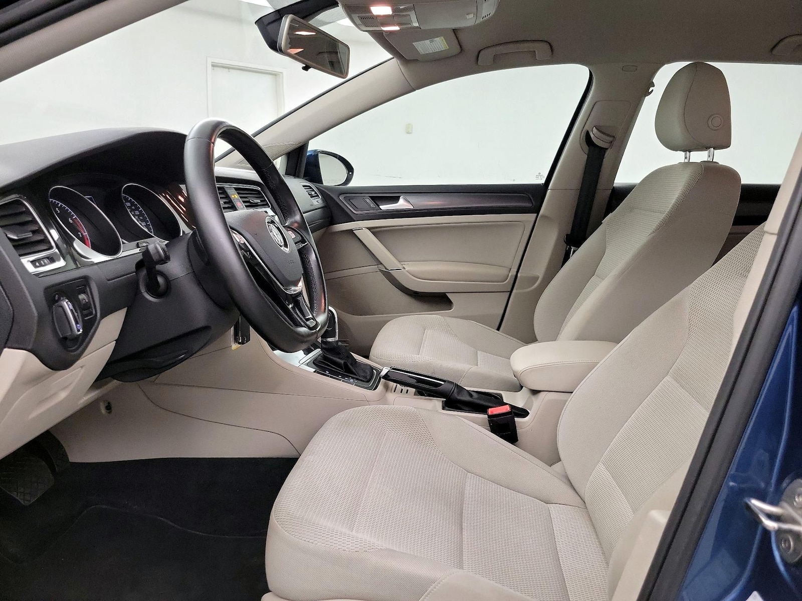 Power Seat(s) & Side Airbags