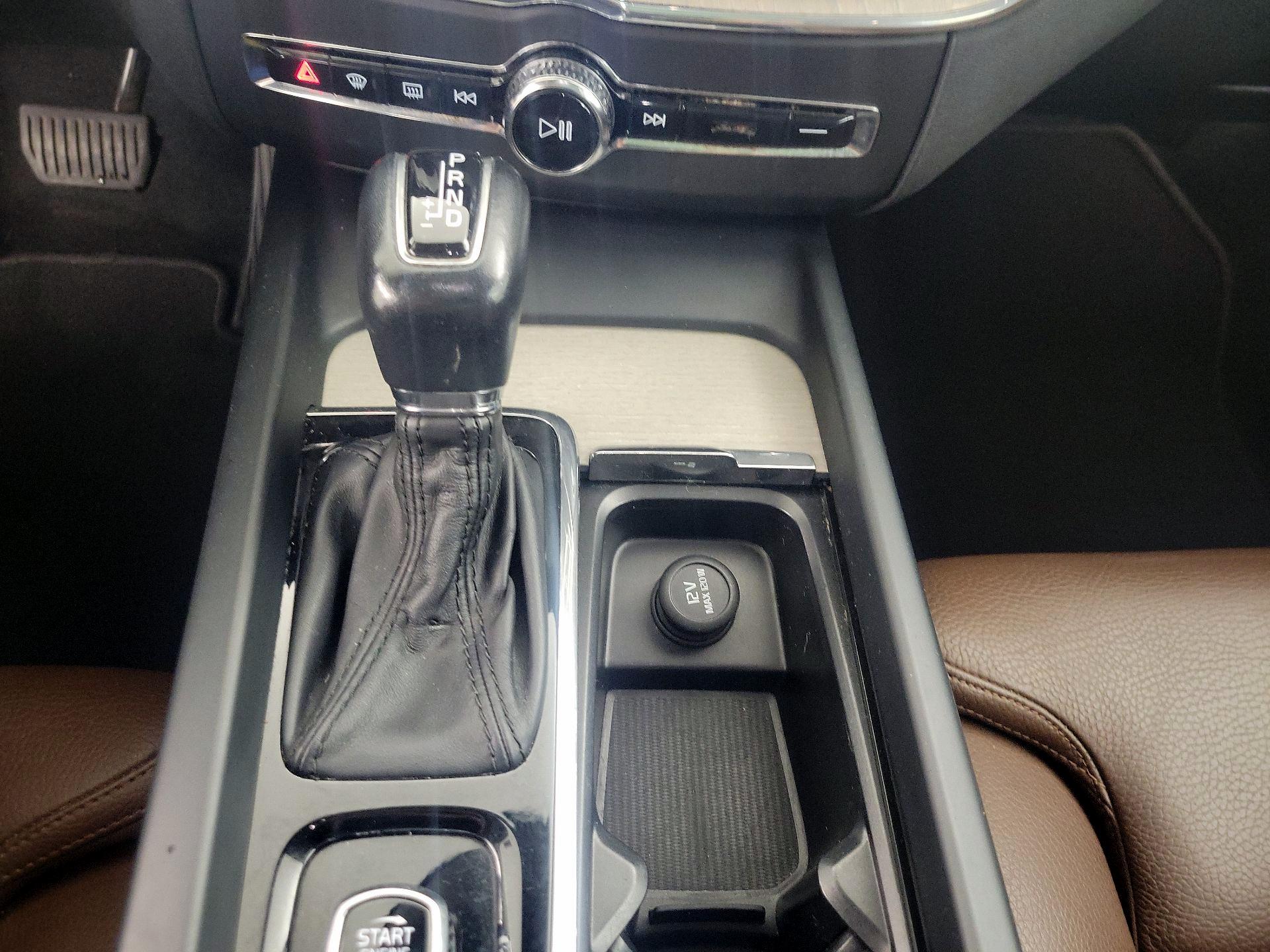 Thumbnail: 2018 Volvo XC60 - 18
