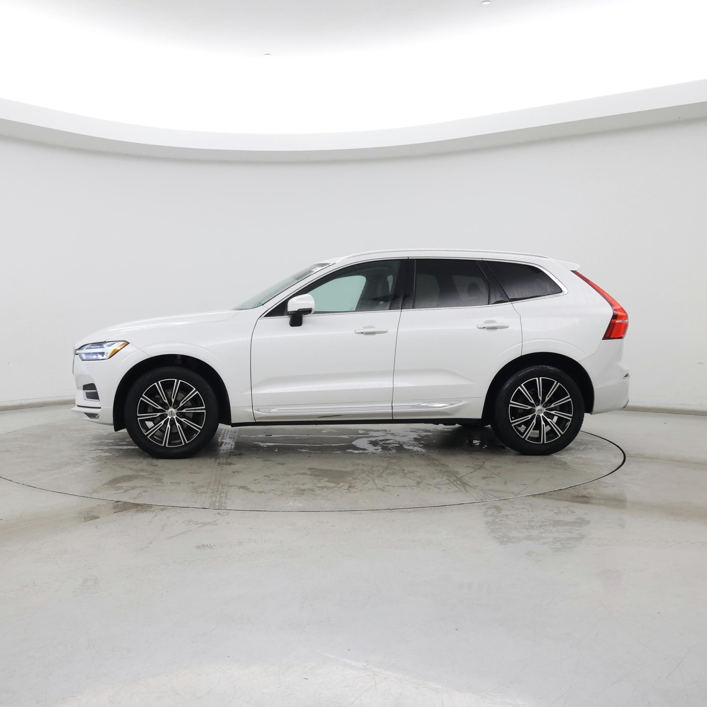Thumbnail: 2018 Volvo XC60 - 3