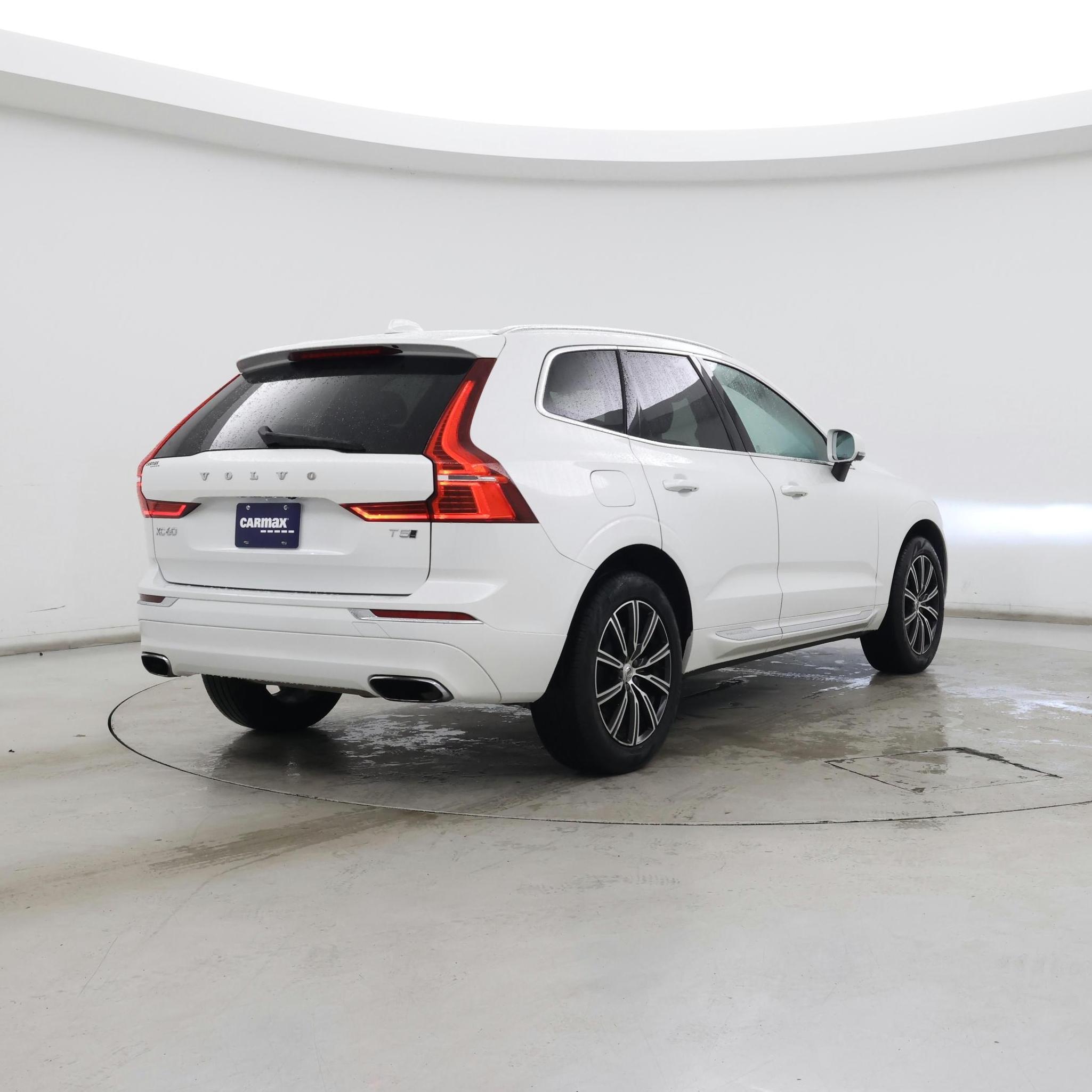 Thumbnail: 2018 Volvo XC60 - 8