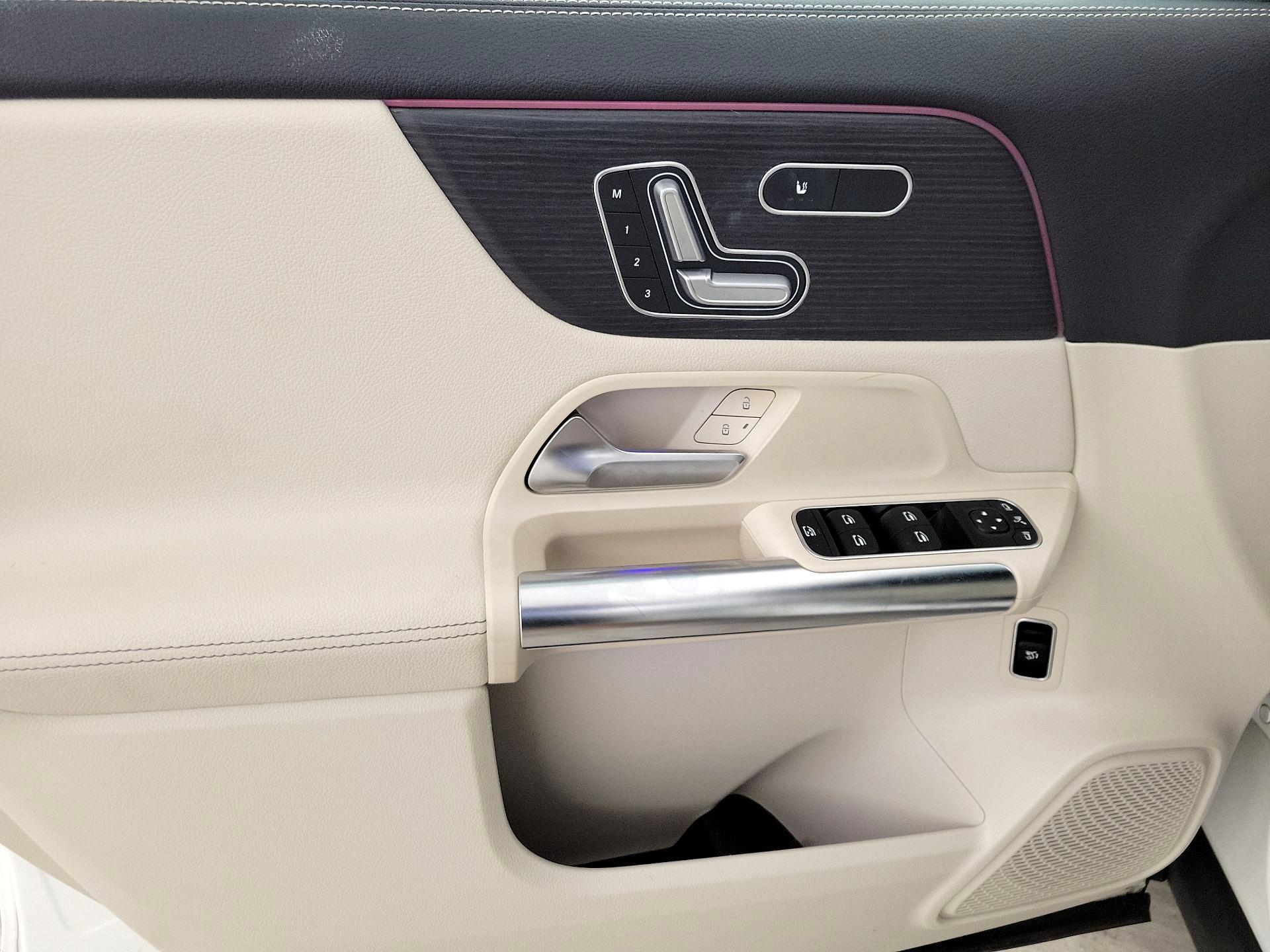 Thumbnail: 2023 Mercedes-Benz GLA - 12