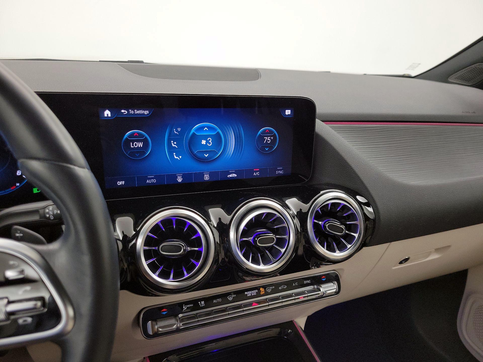 Thumbnail: 2023 Mercedes-Benz GLA - 16