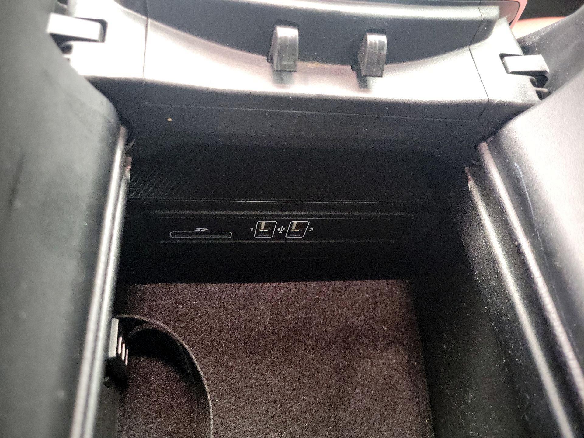 Thumbnail: 2015 Mercedes-Benz C-Class - 18