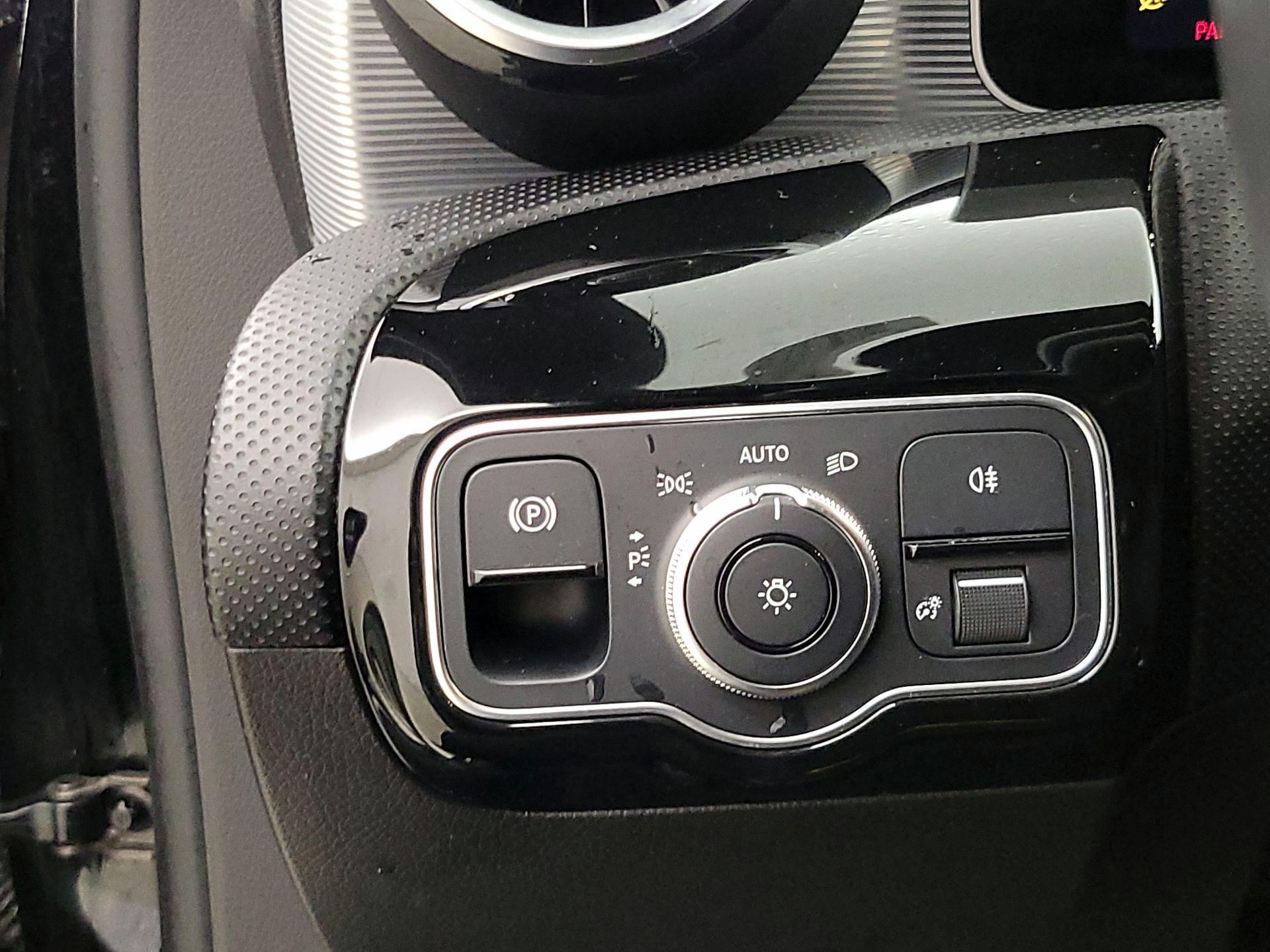 Thumbnail: 2020 Mercedes-Benz A-Class - 13