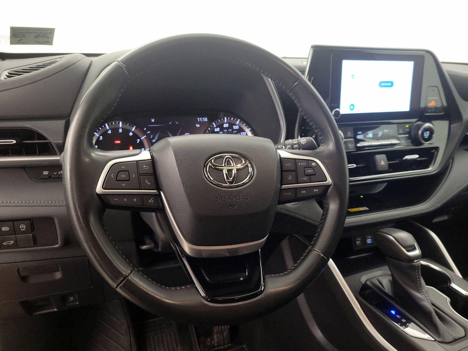 Thumbnail: 2023 Toyota Highlander - 10