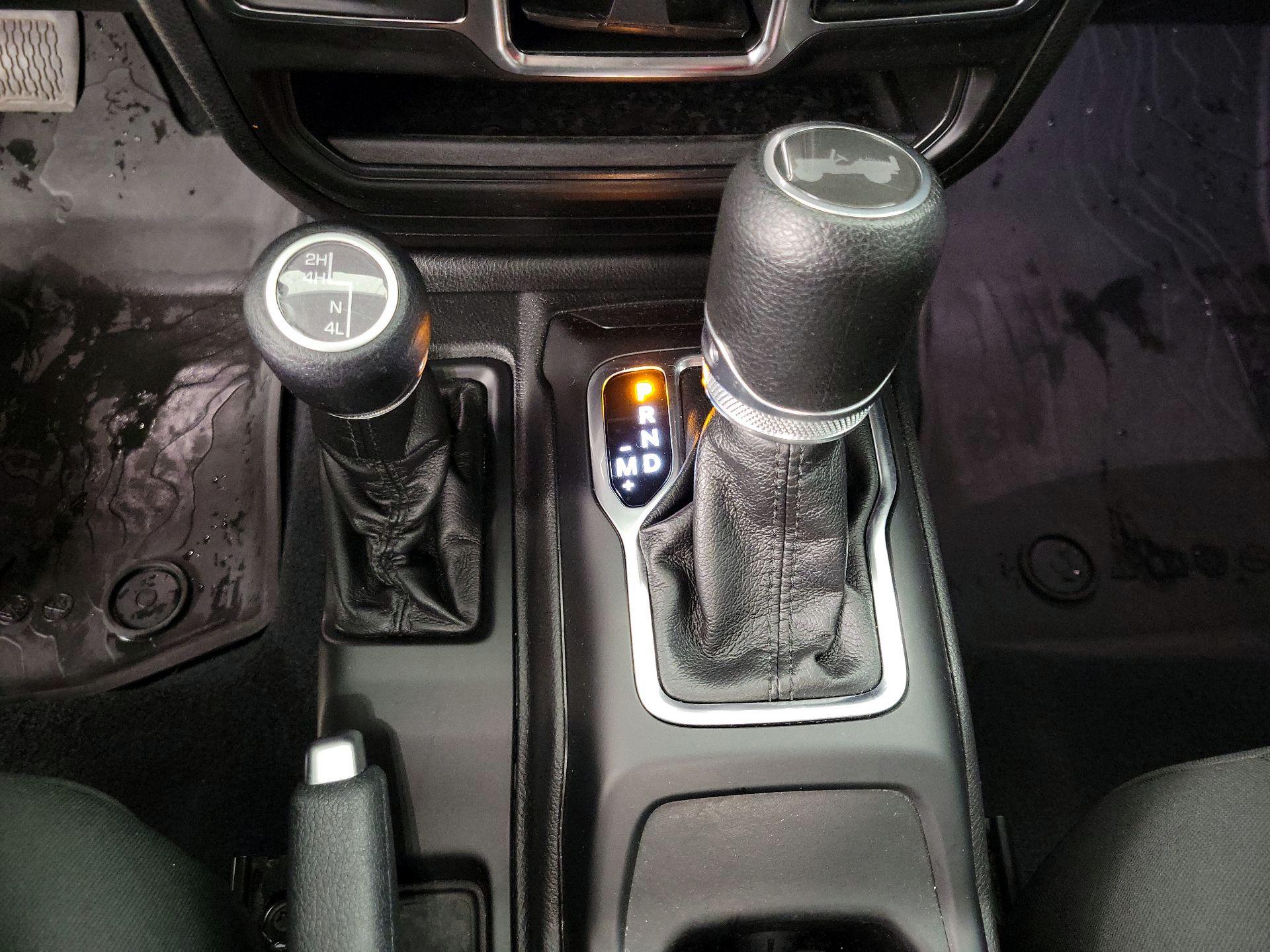 Thumbnail: 2022 Jeep Wrangler - 17