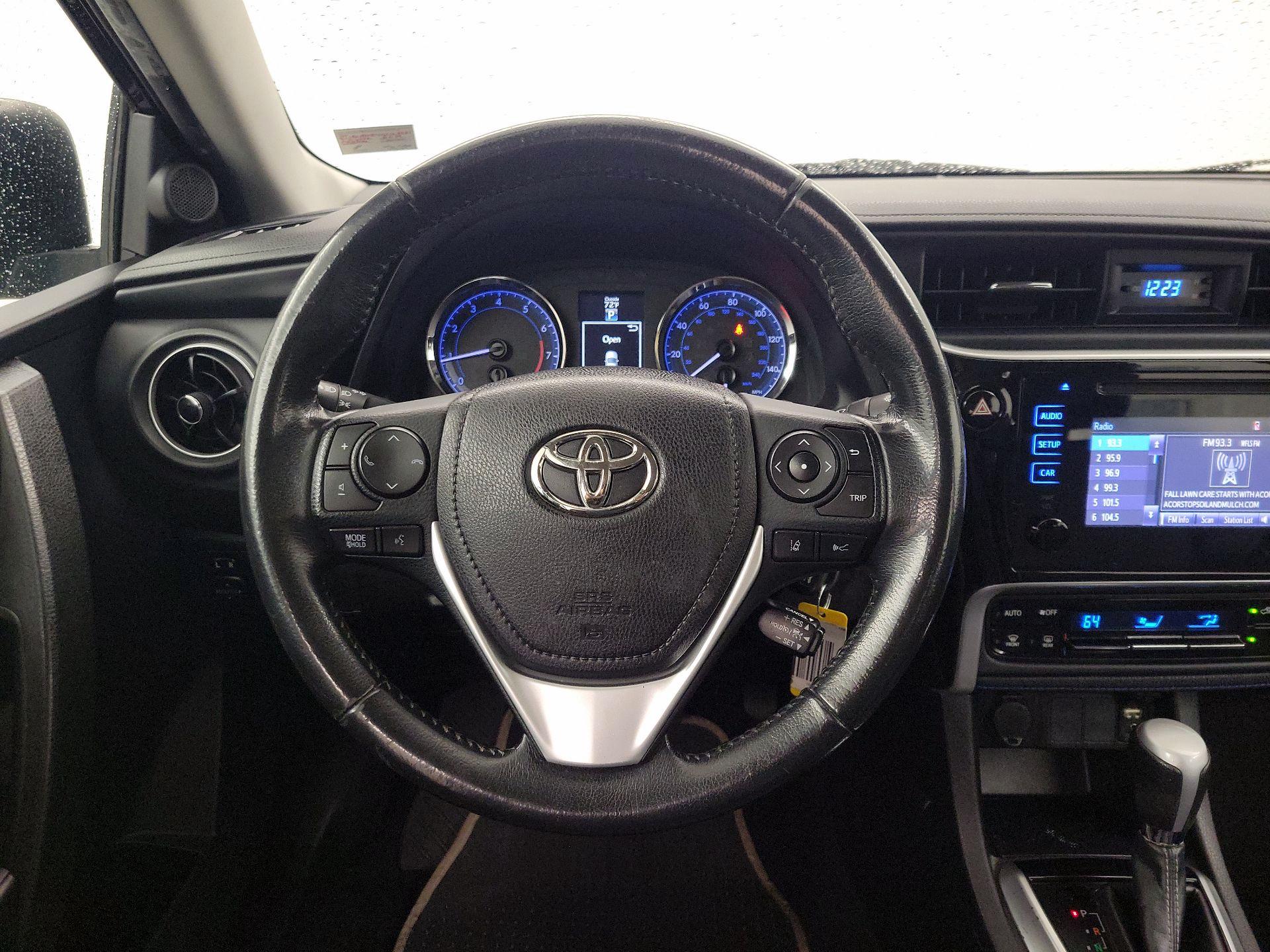 Thumbnail: 2019 Toyota Corolla - 10